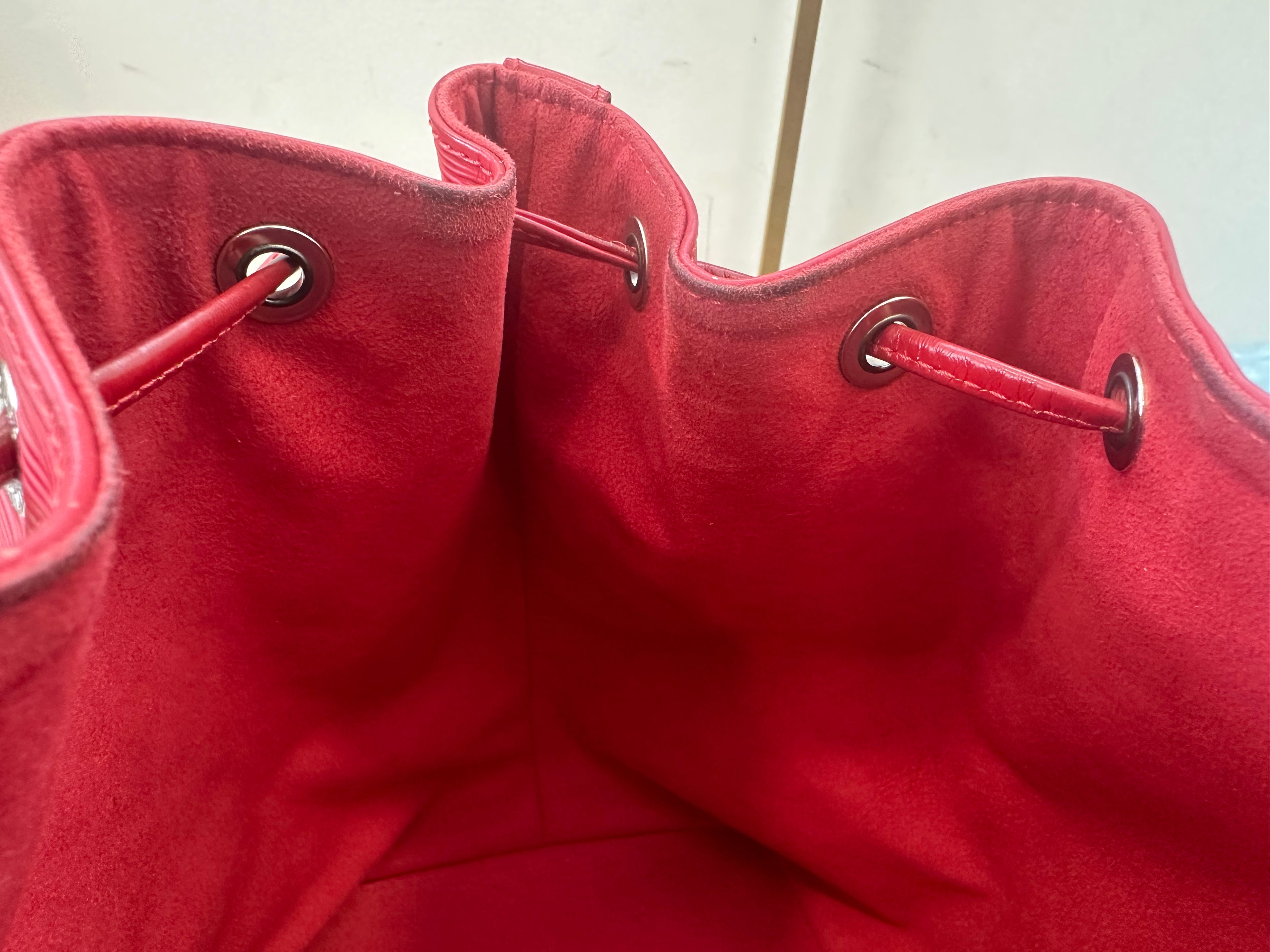 Louis Vuitton Noé Epi Red