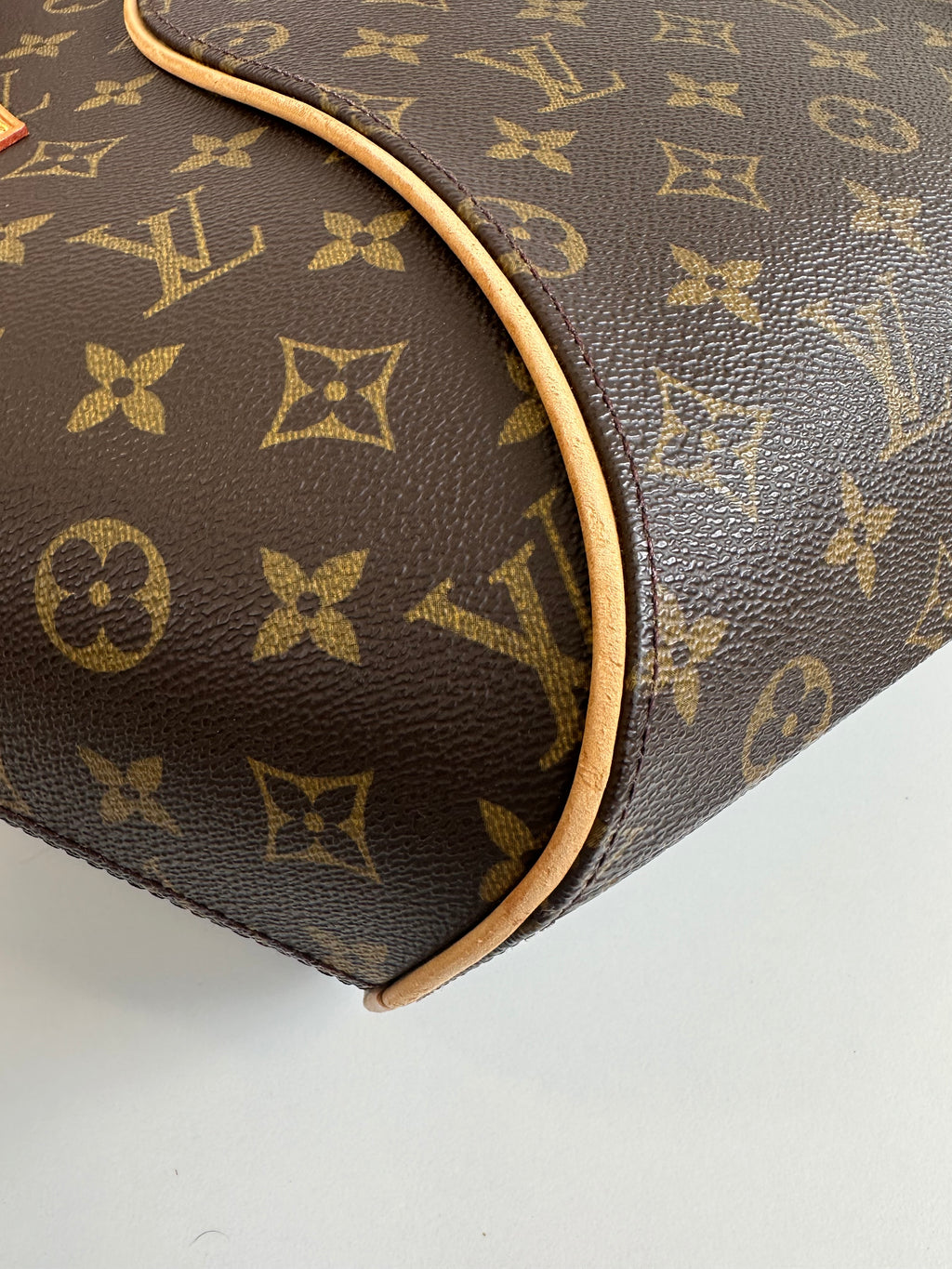 Louis Vuitton Ellipse Shop