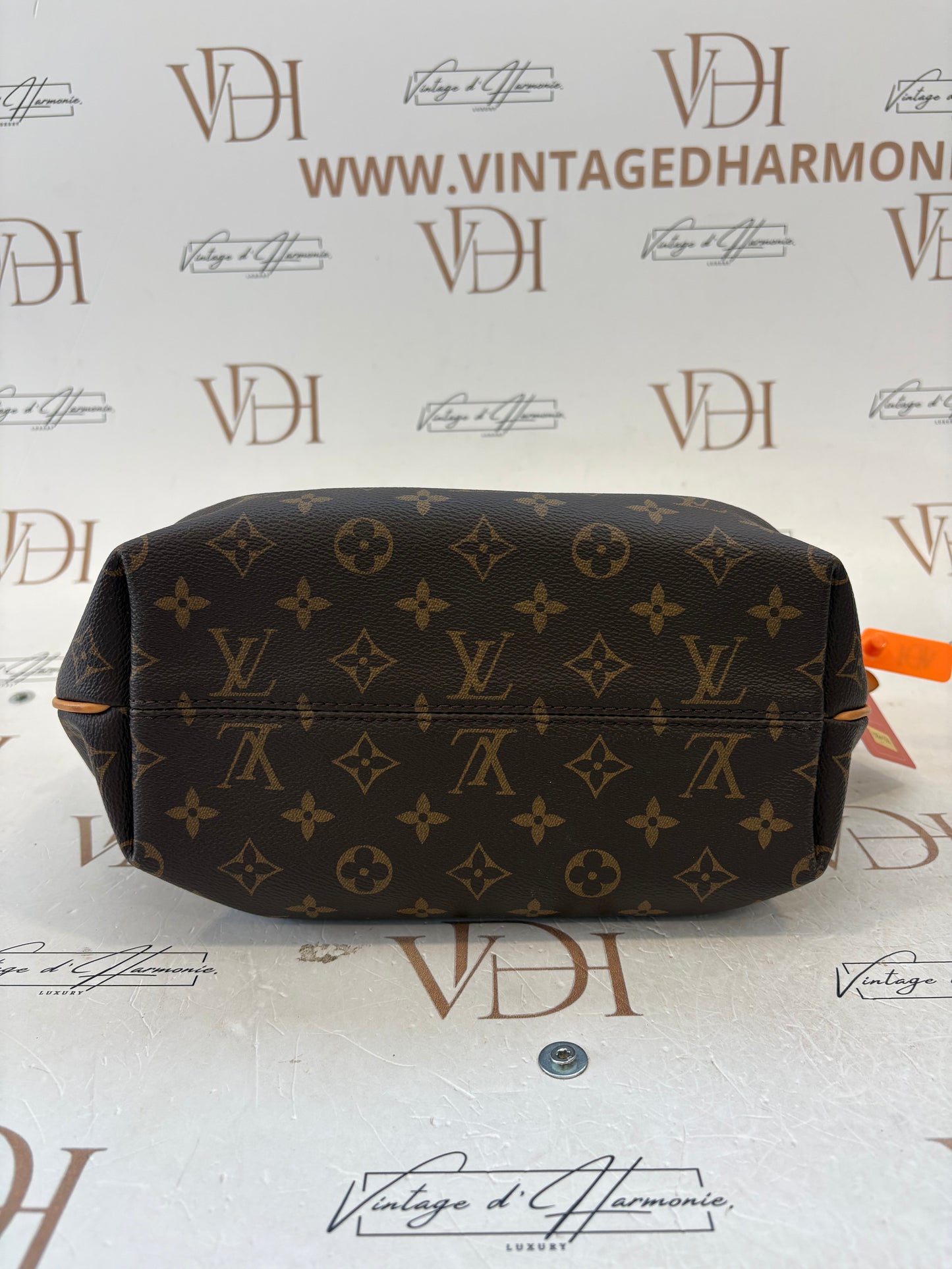 384102 - Louis Vuitton Turenne