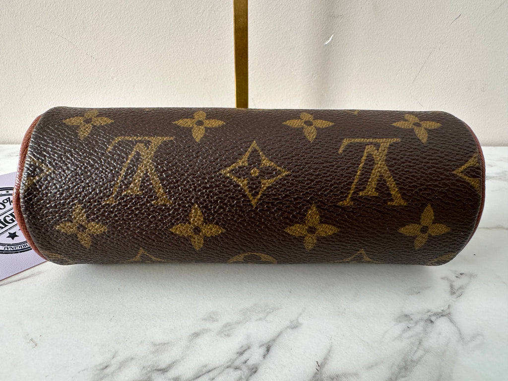 Louis Vuitton Papillon Pouch
