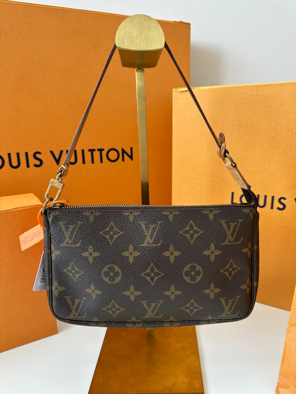 Louis Vuitton Pochette