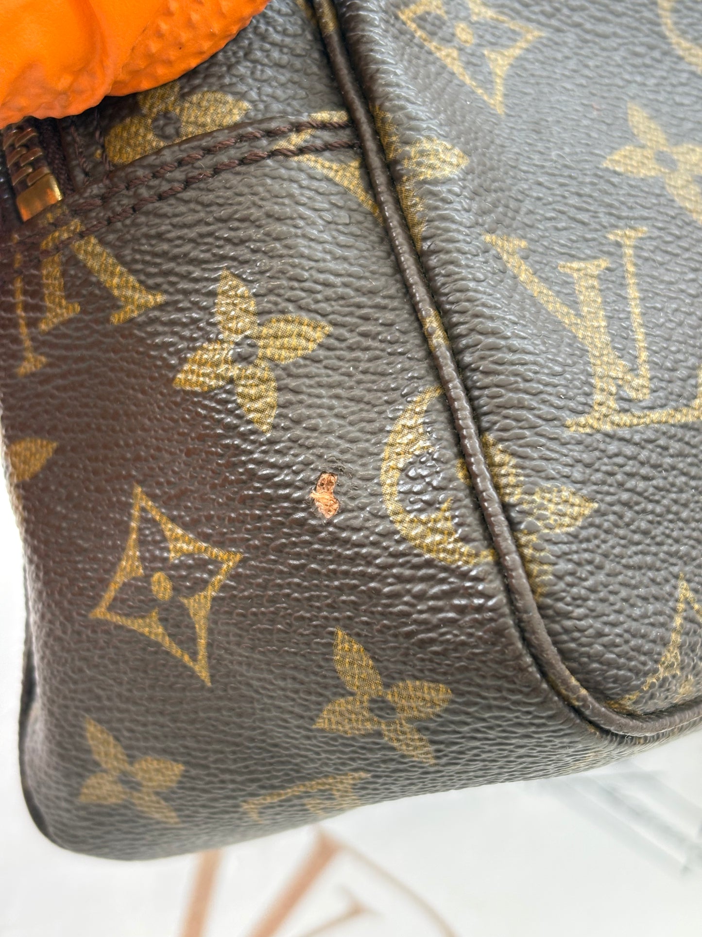 018731 - Louis Vuitton Trousse Toilette 28