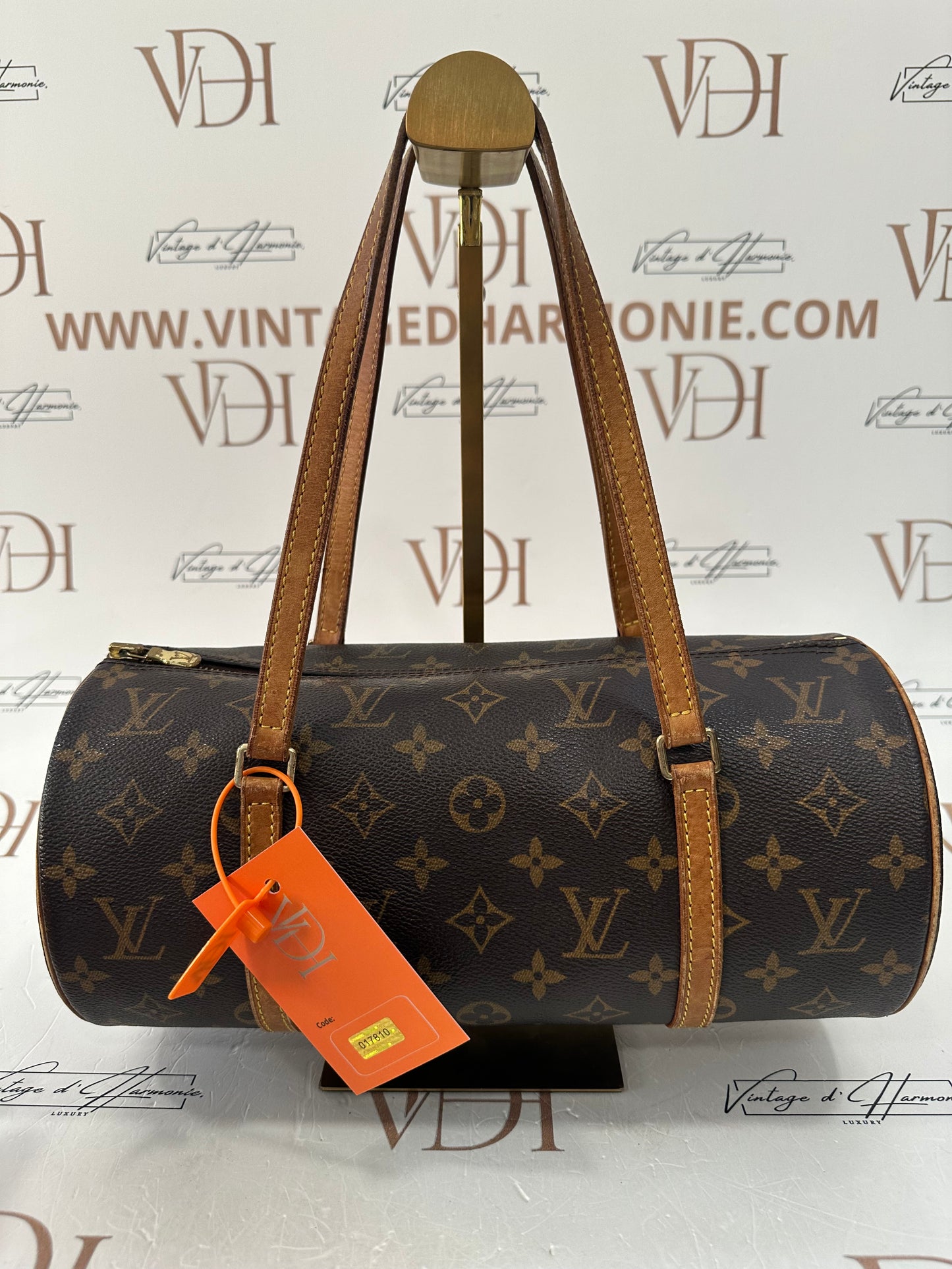 017810 - Louis Vuitton Papillon 30