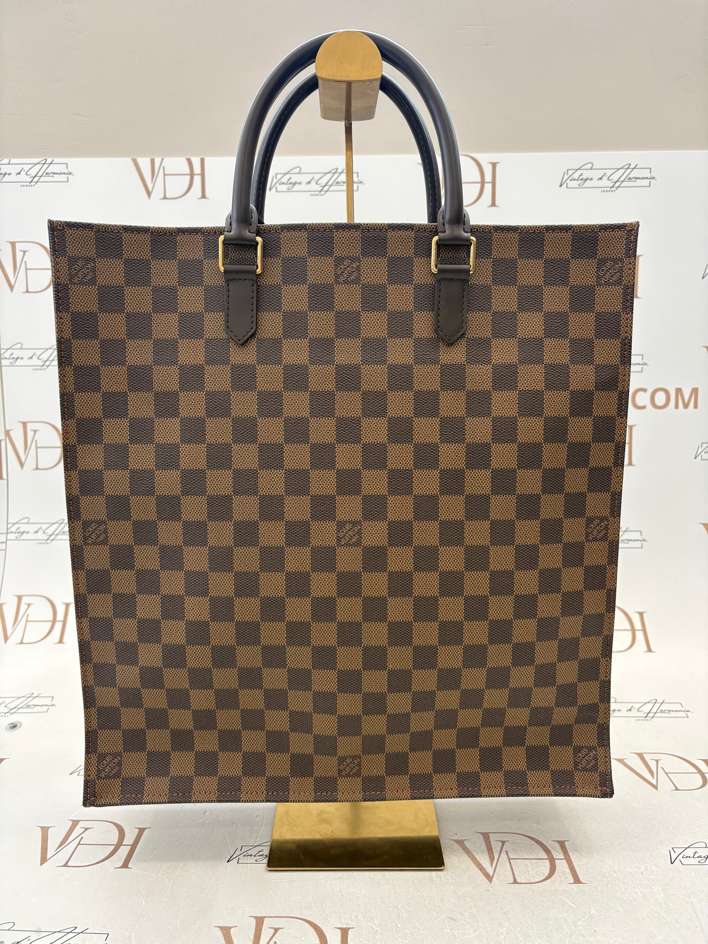 018680 - Louis Vuitton Damier Ebene Sac Plat