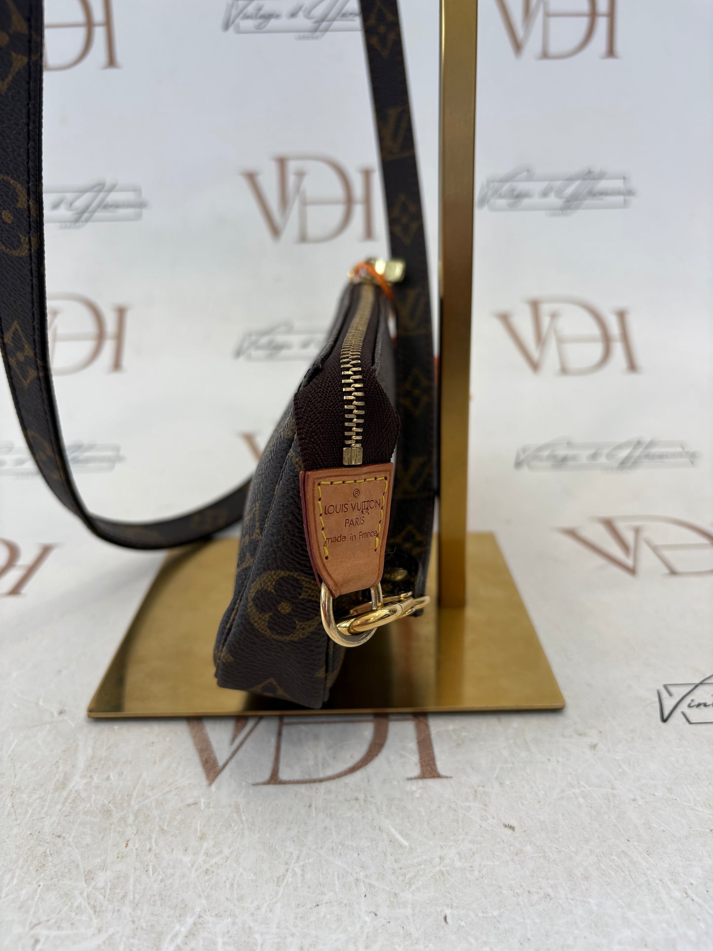 016972 - Louis Vuitton Pochette Accessoires