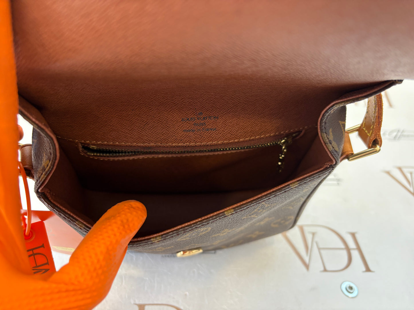 018944 - Louis Vuitton Saint Cloud MM