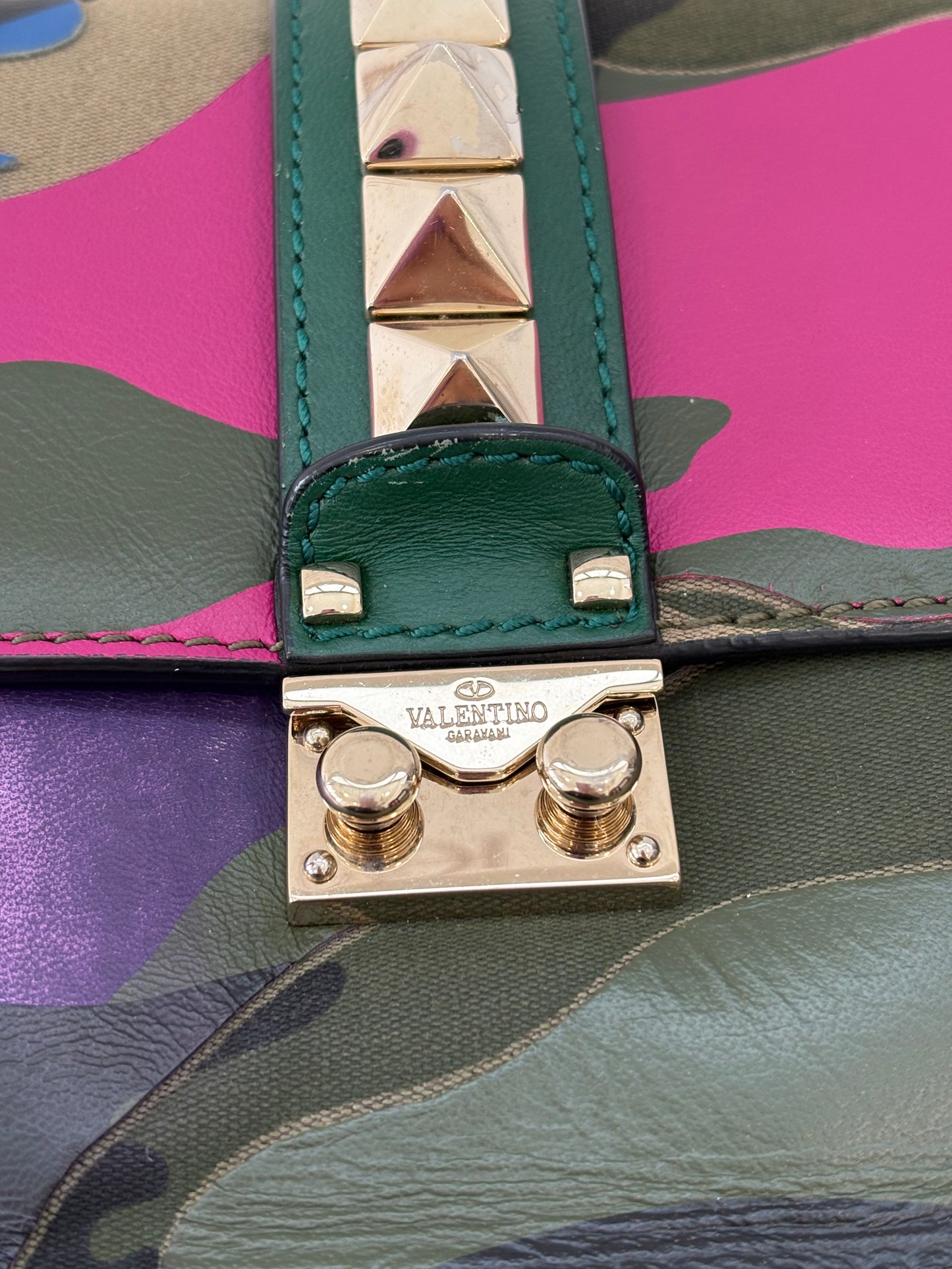 201268 - Valentino Glam Lock