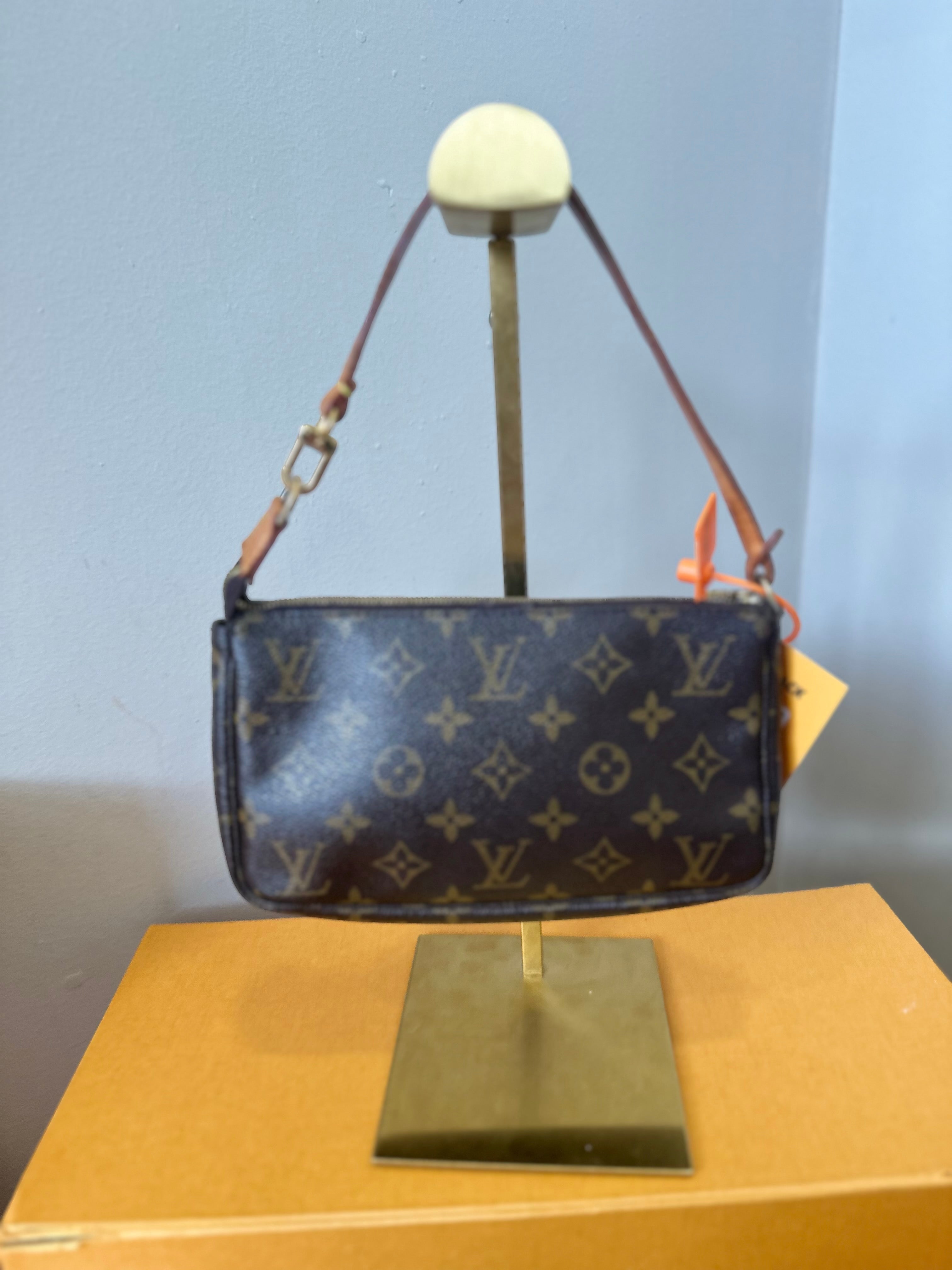 Louis Vuitton Pochette