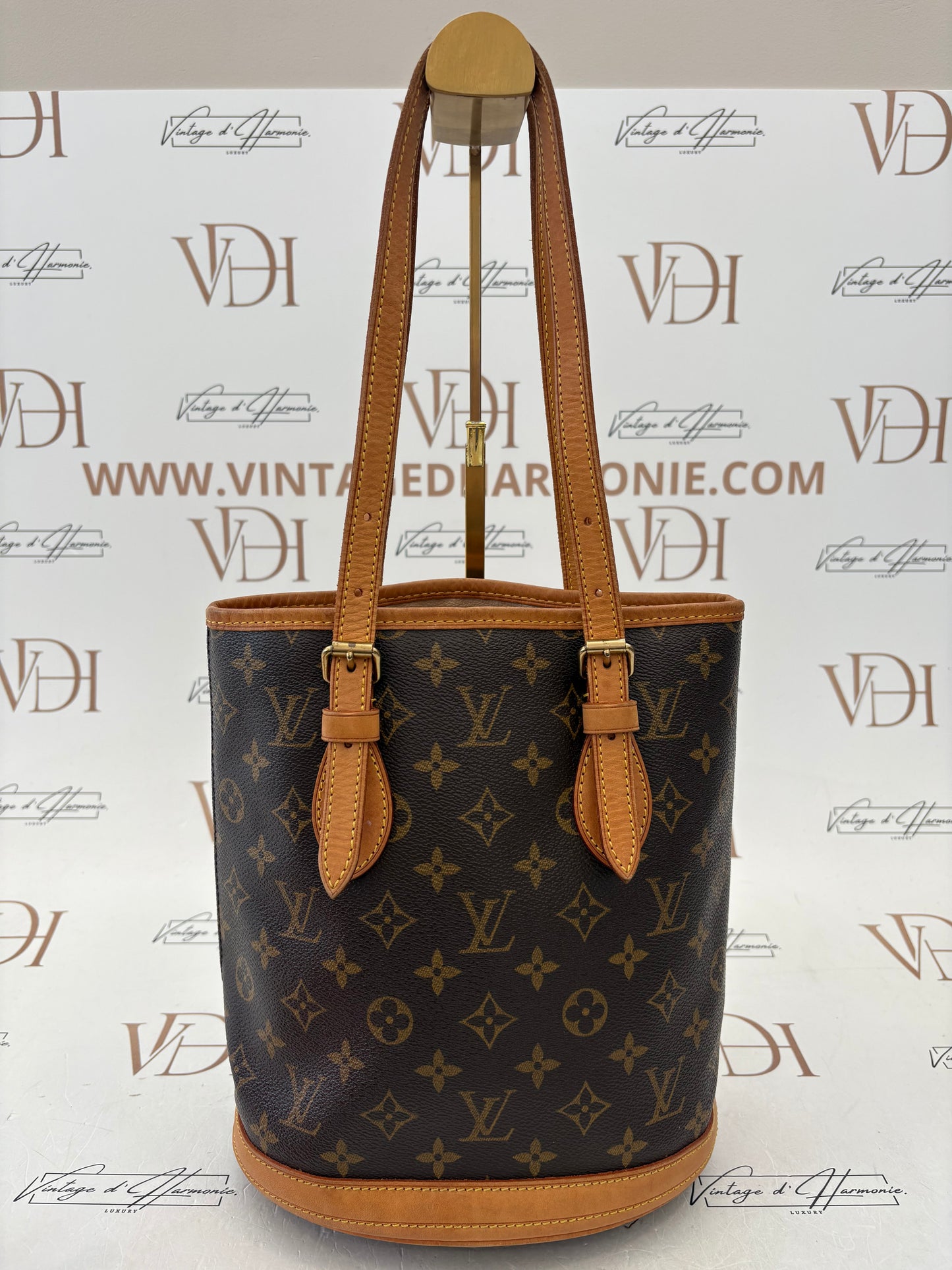 017657 - Louis Vuitton Bucket PM