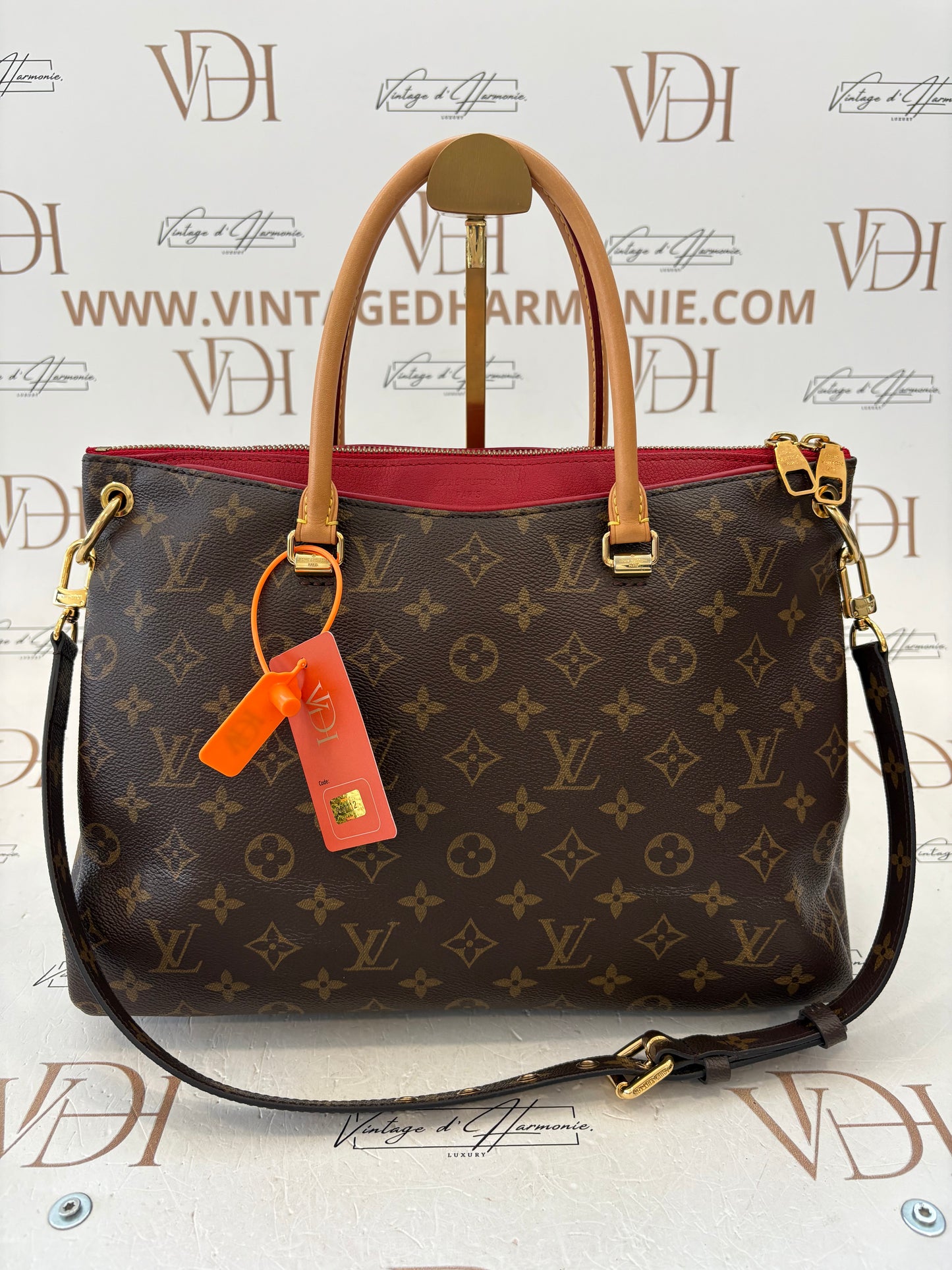 201112 - Louis Vuitton Pallas