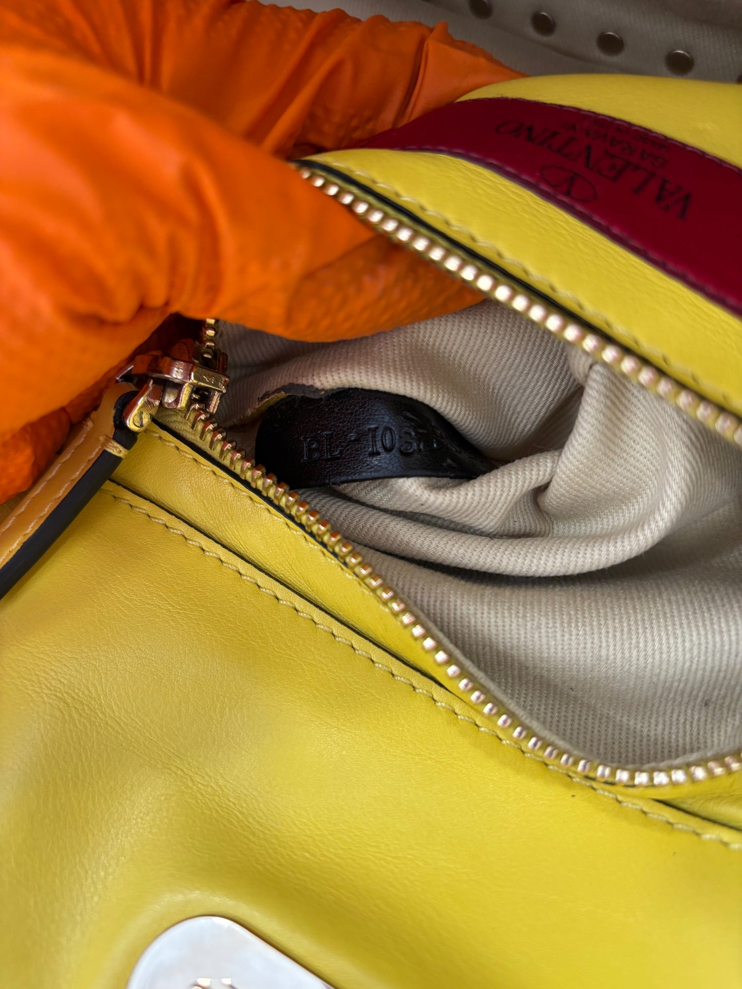 018339 - Valentino Rockstud Yellow