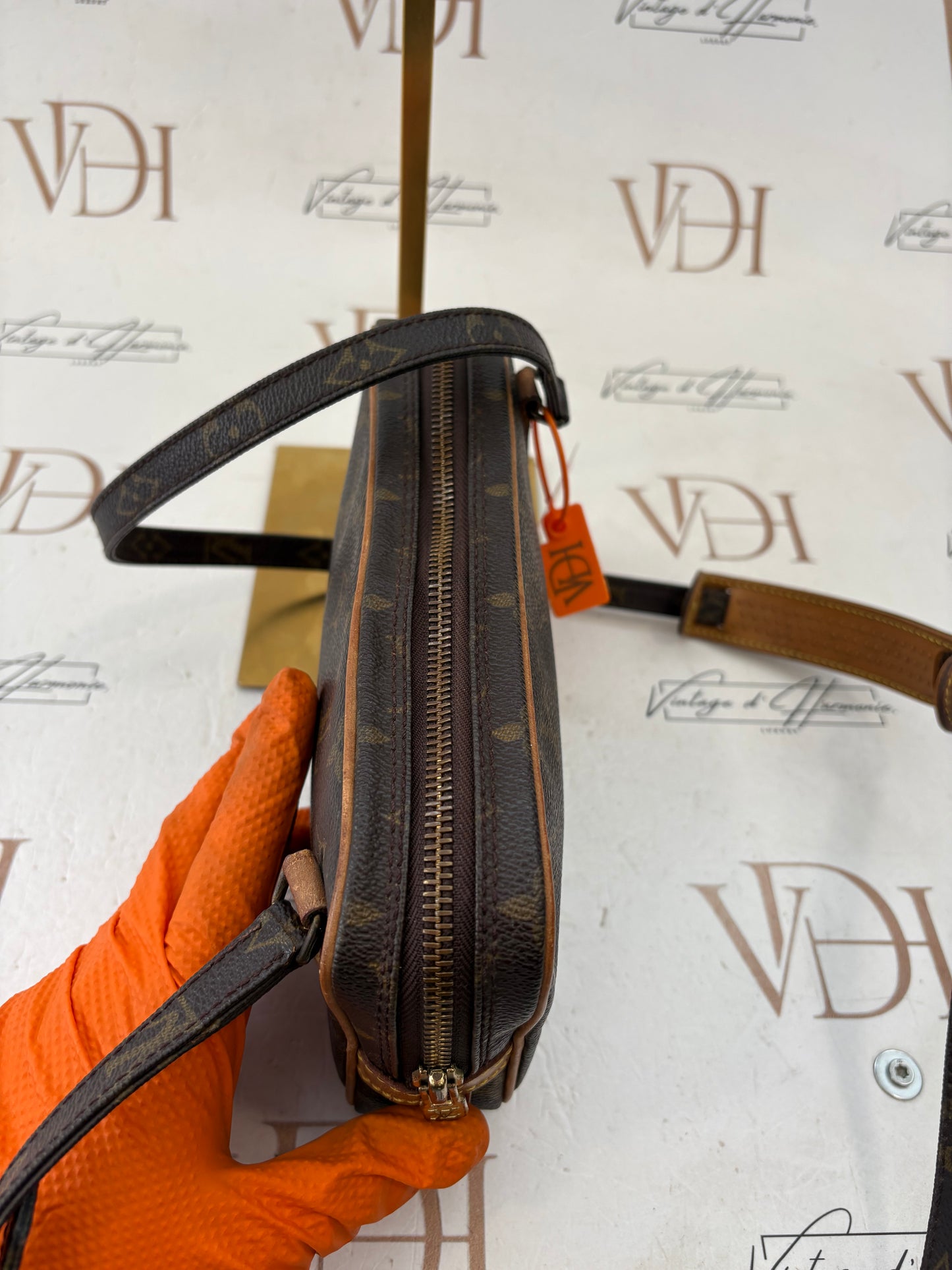 018287 - Louis Vuitton Marly Bandouliere