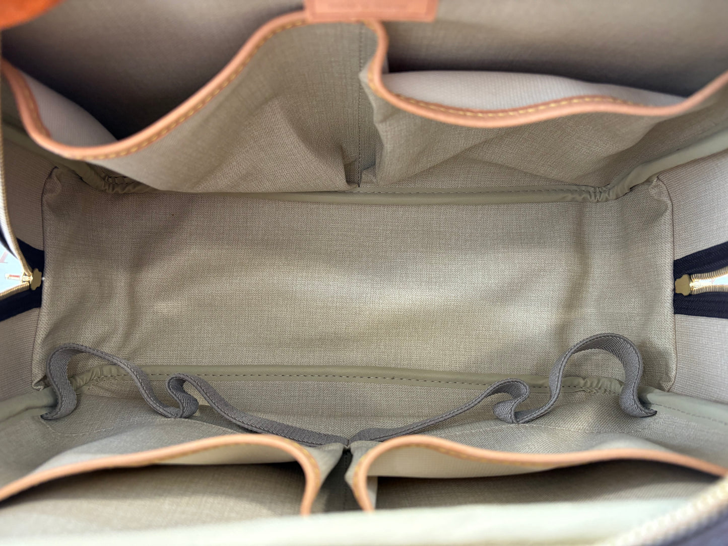 018354 - Louis Vuitton Deauville