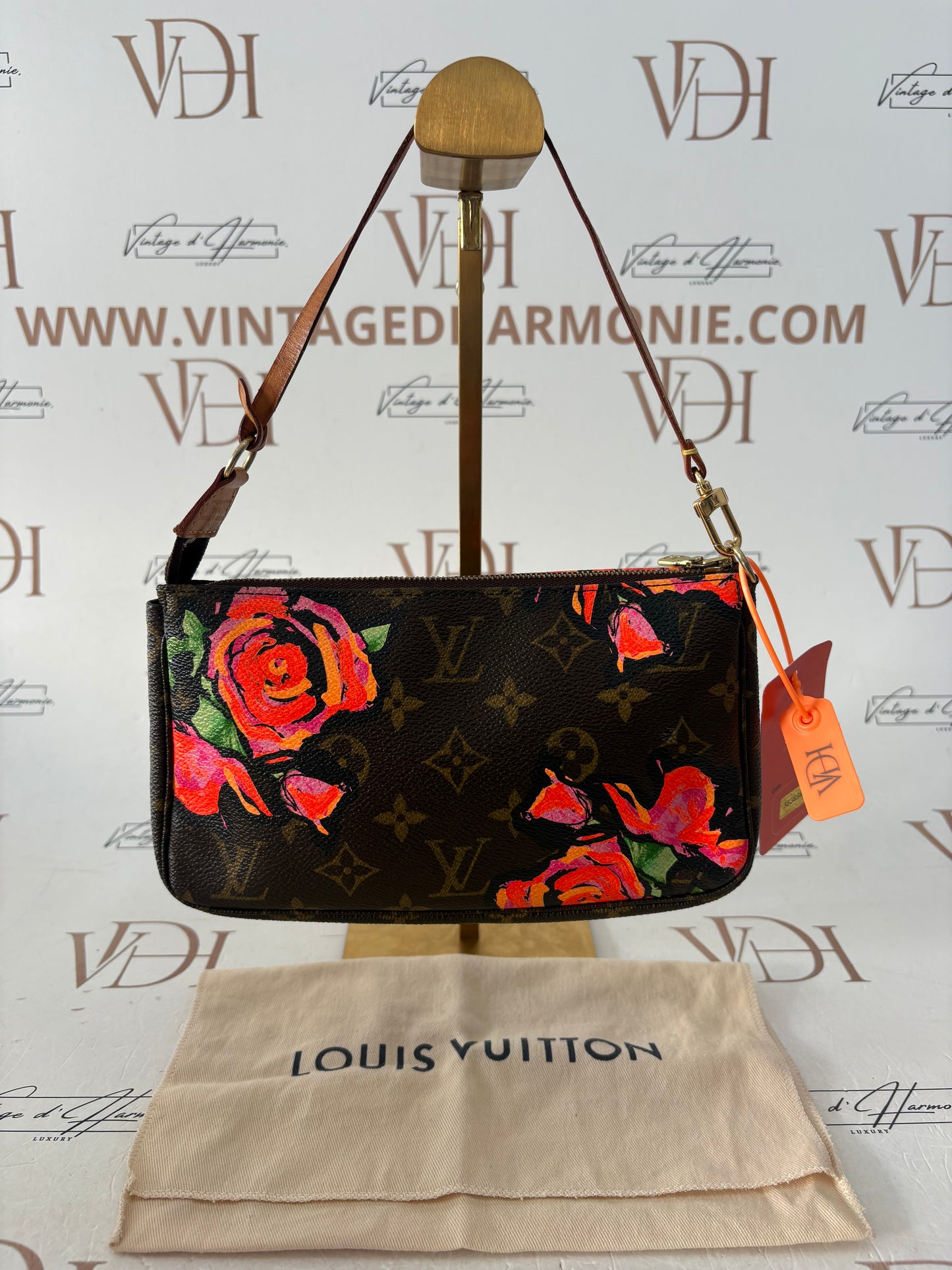 383896 - Louis Vuitton Pochette Accessoires