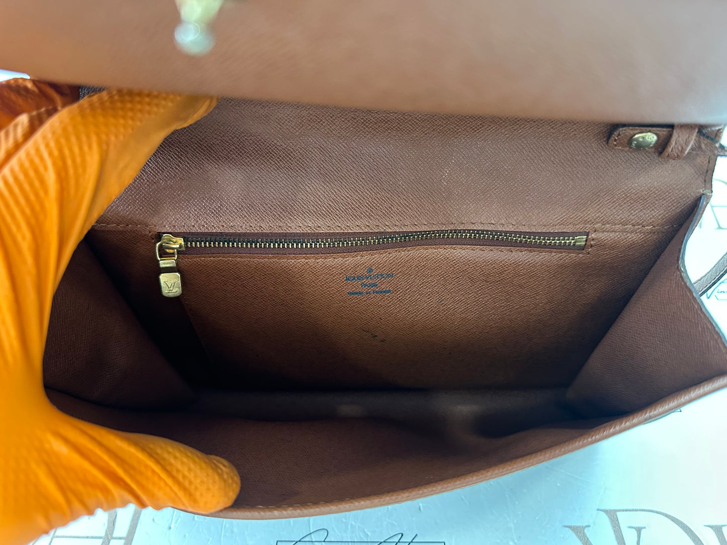 017784 - Louis Vuitton Bordeaux 27