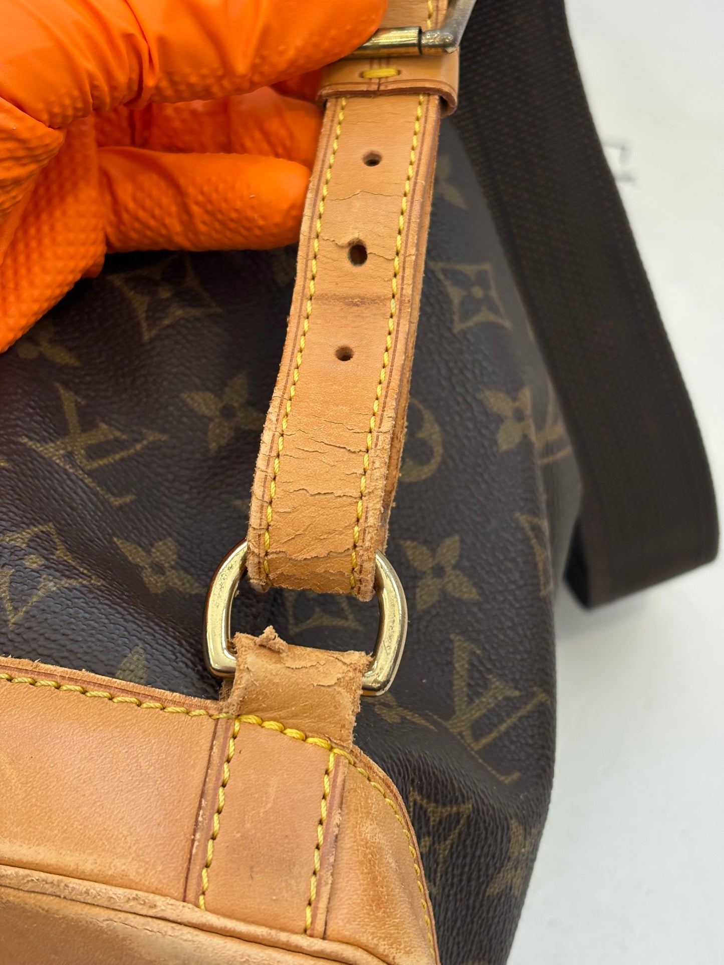 018117 - Louis Vuitton Montsouris GM