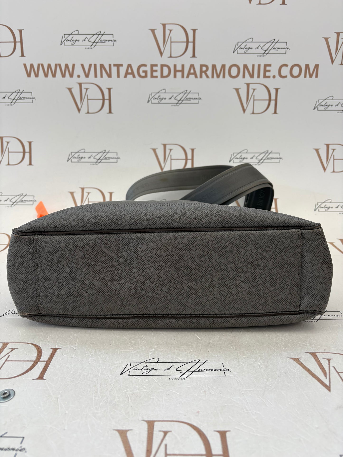 383270 - Louis Vuitton Roman