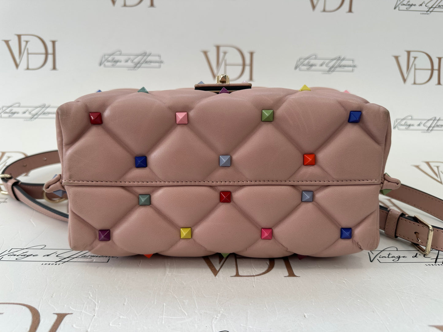 382347 - Valentino Candystud