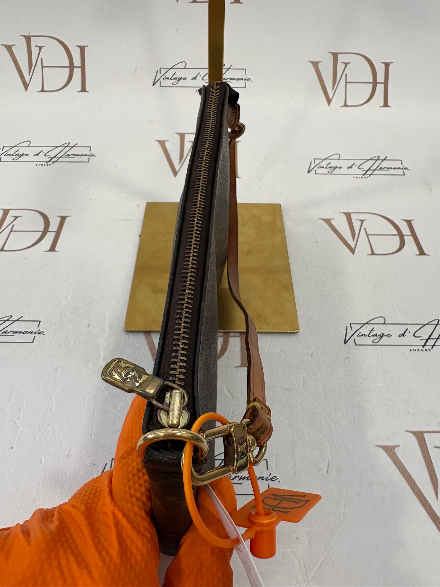 017890 - Louis Vuitton Pochette Accessoires