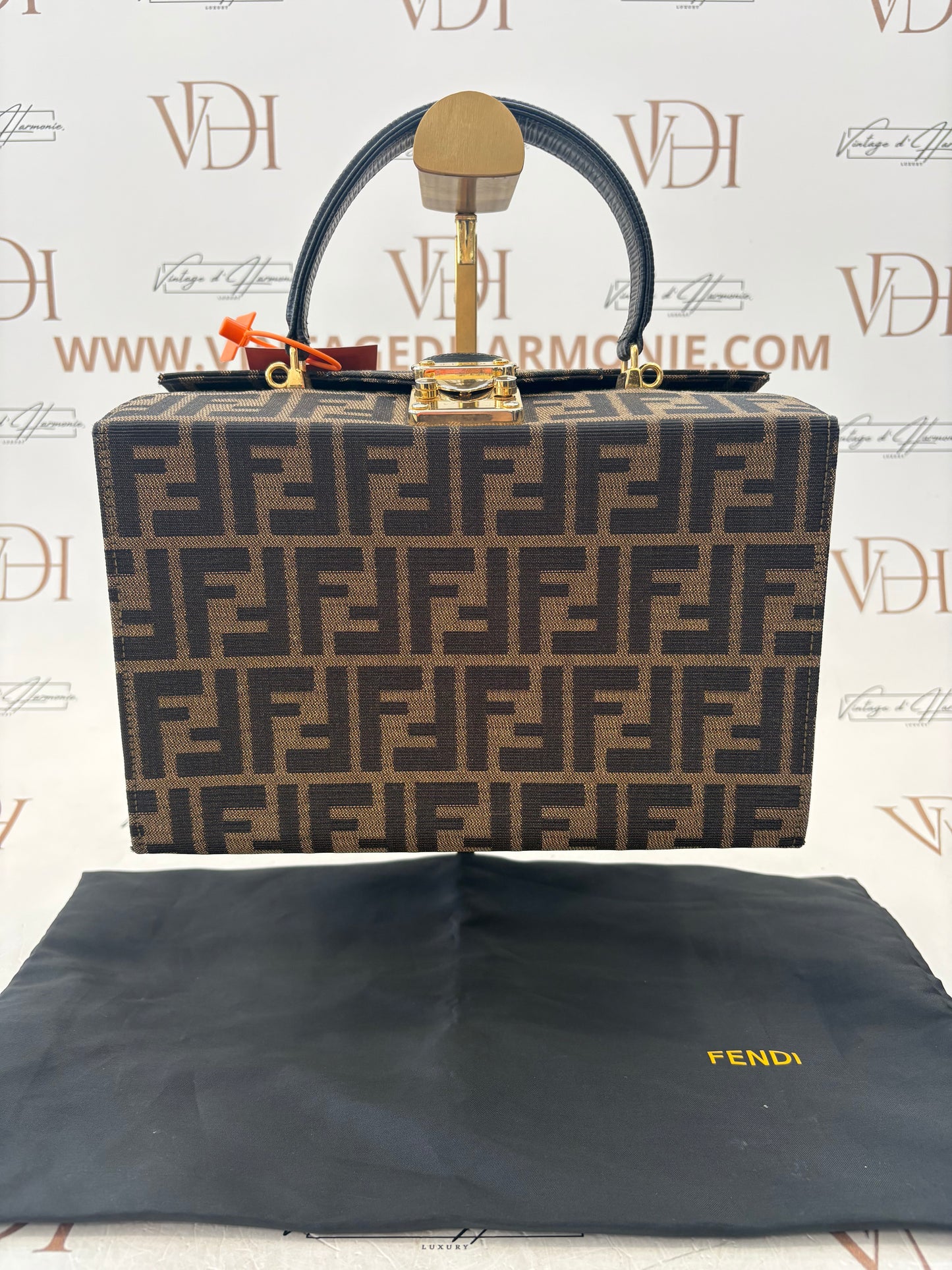 018105 - Fendi Brown Zucca