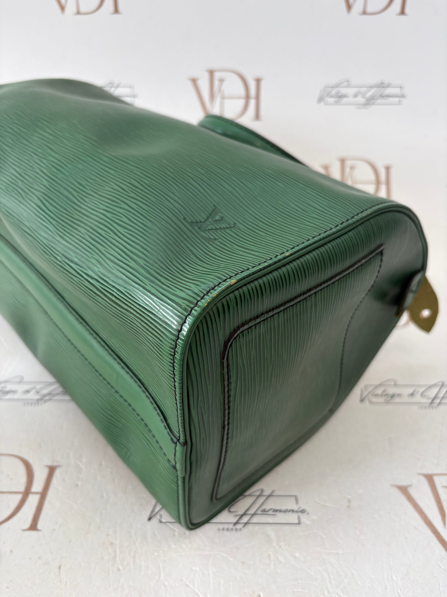 018561 - Louis Vuitton Green Epi Speedy 30
