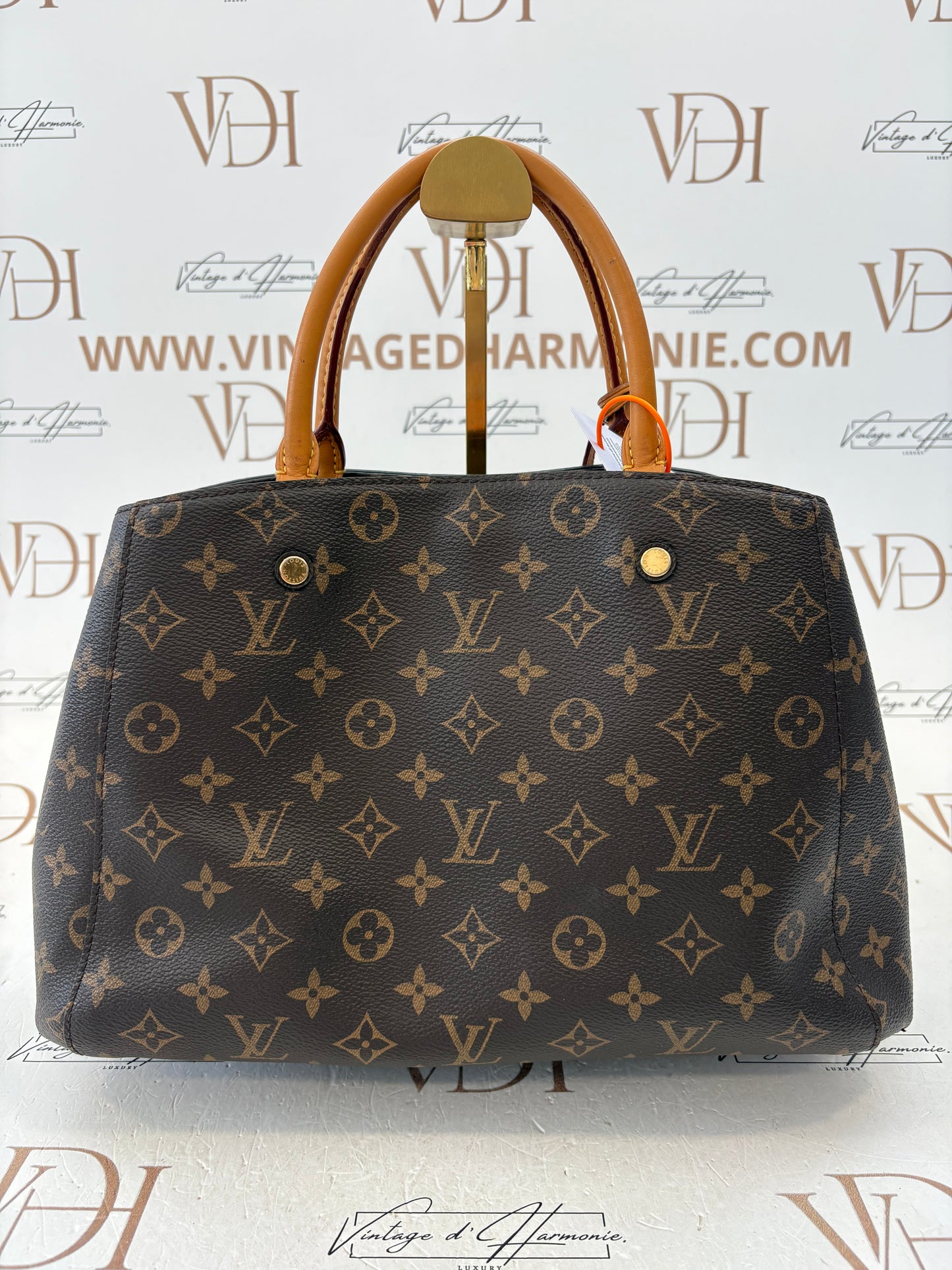 018231 - Louis Vuitton Montaigne