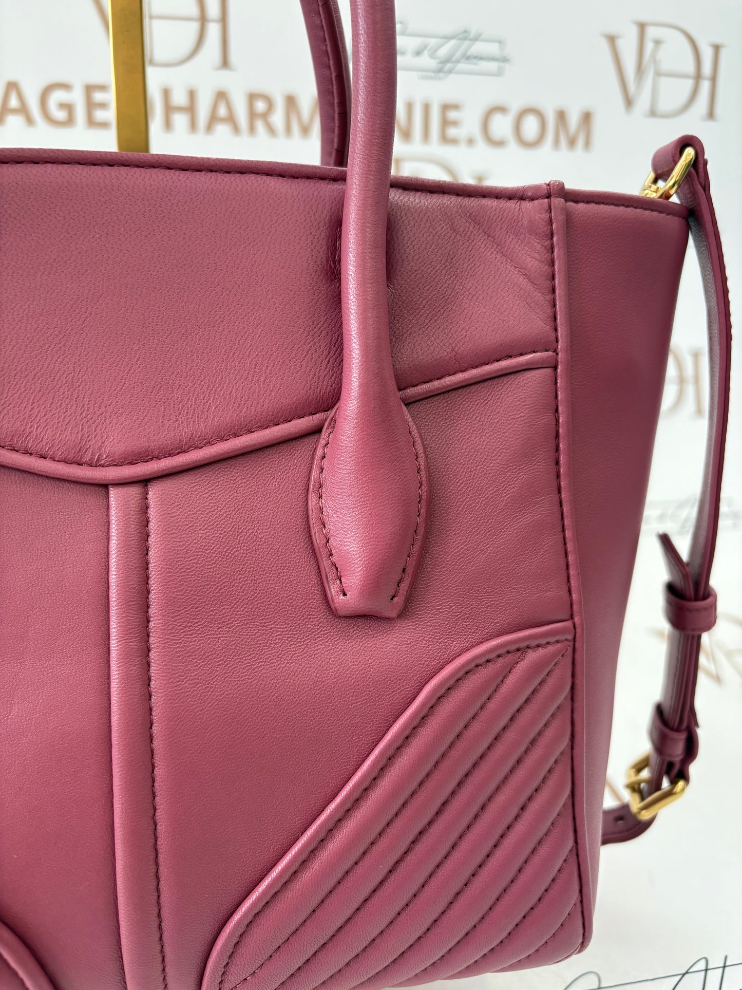 384327 - Miu Miu