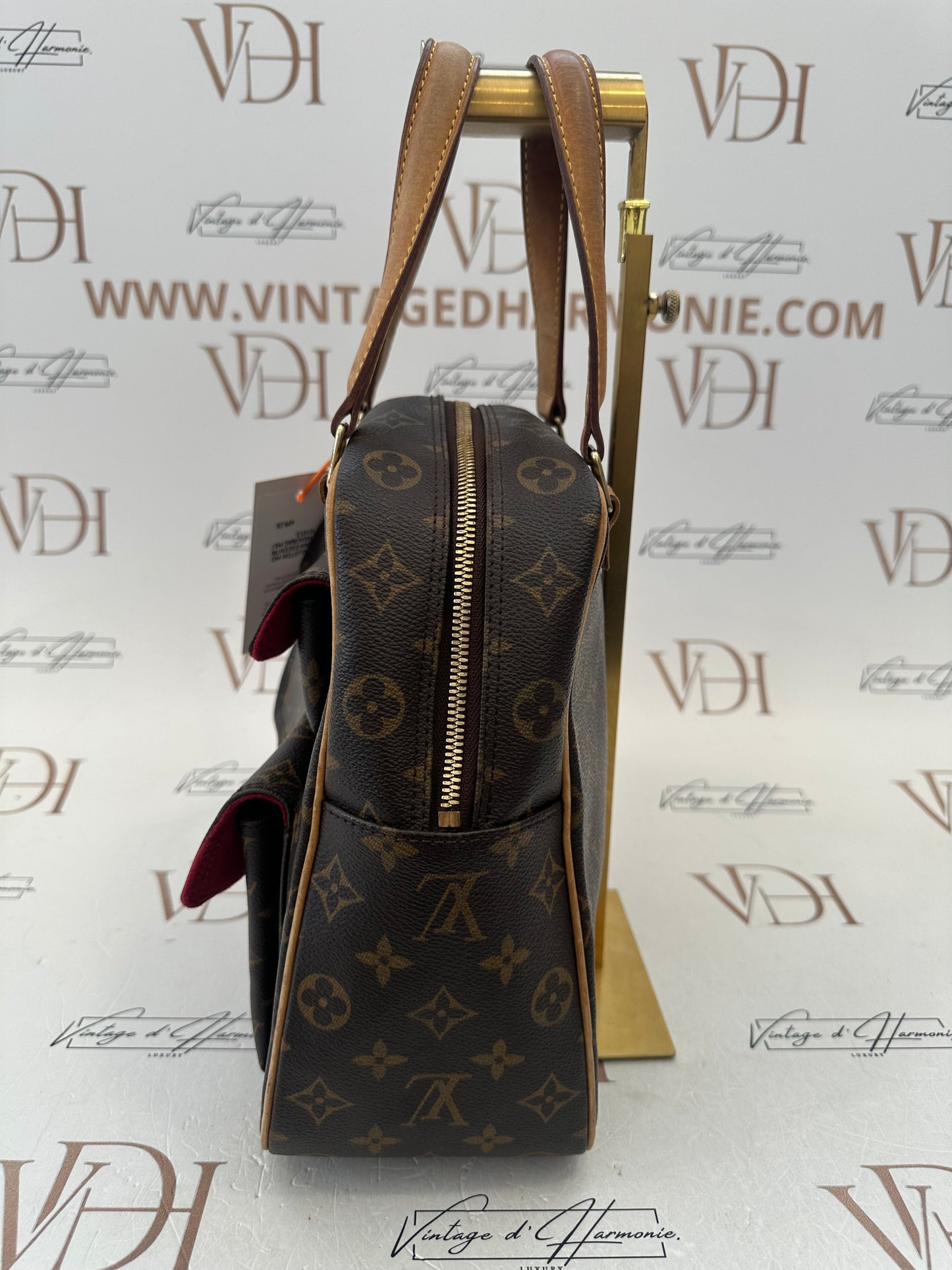 017881 - Louis Vuitton Excentricite