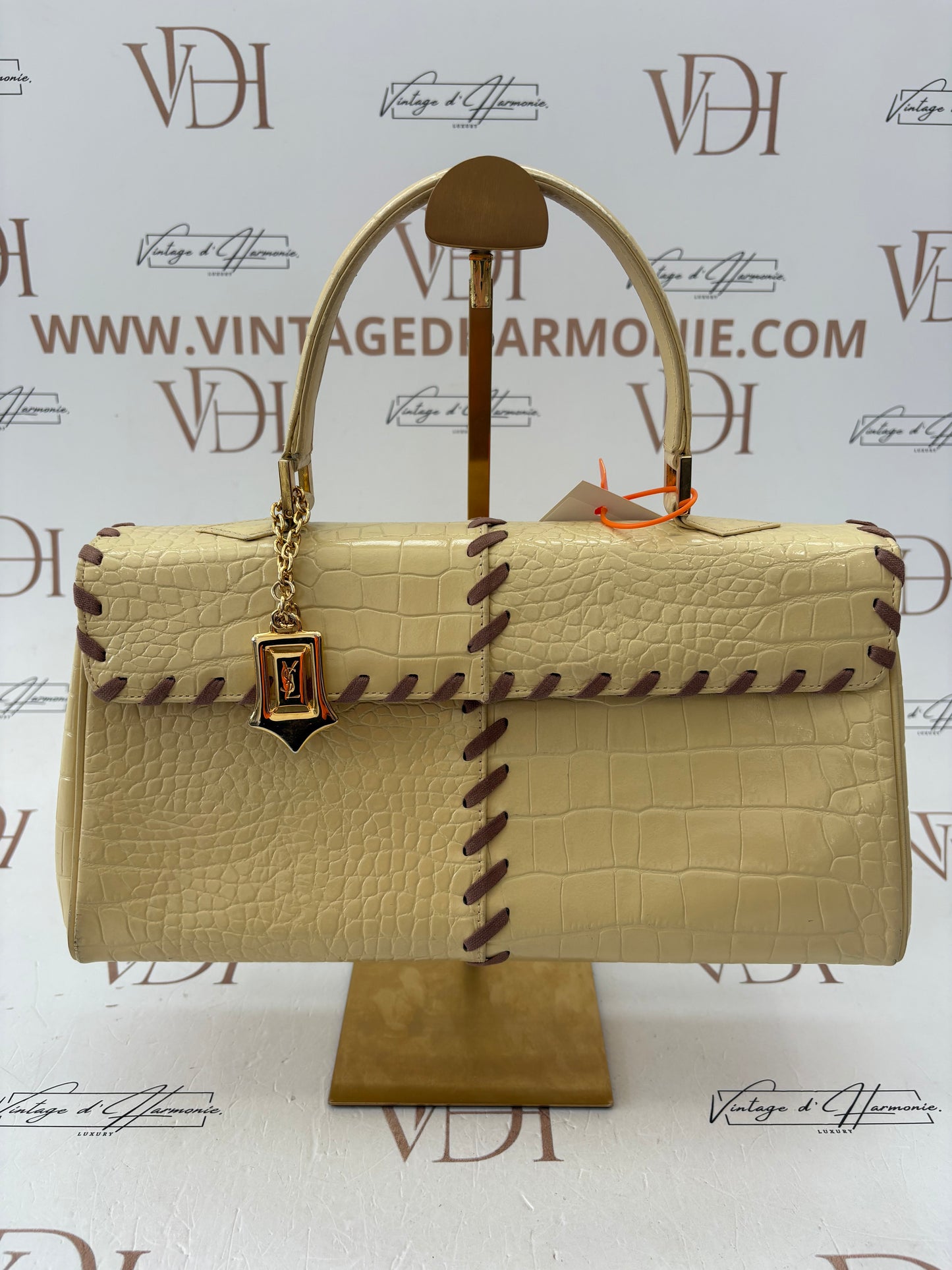 018975 - Yves Saint Laurent Yellow