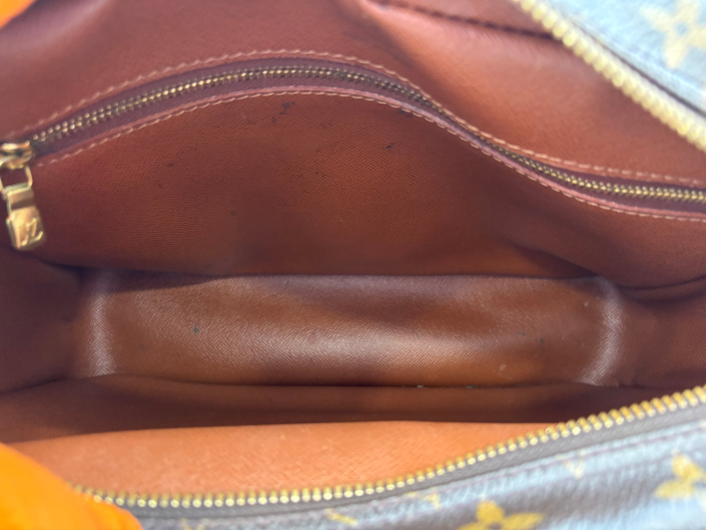 018921 - Louis Vuitton Nile