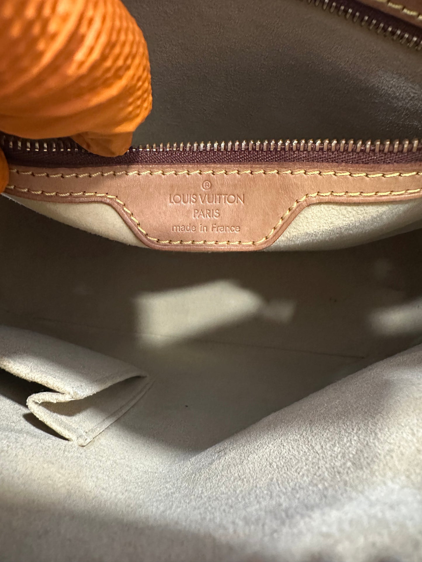 016911 - Louis Vuitton Looping GM
