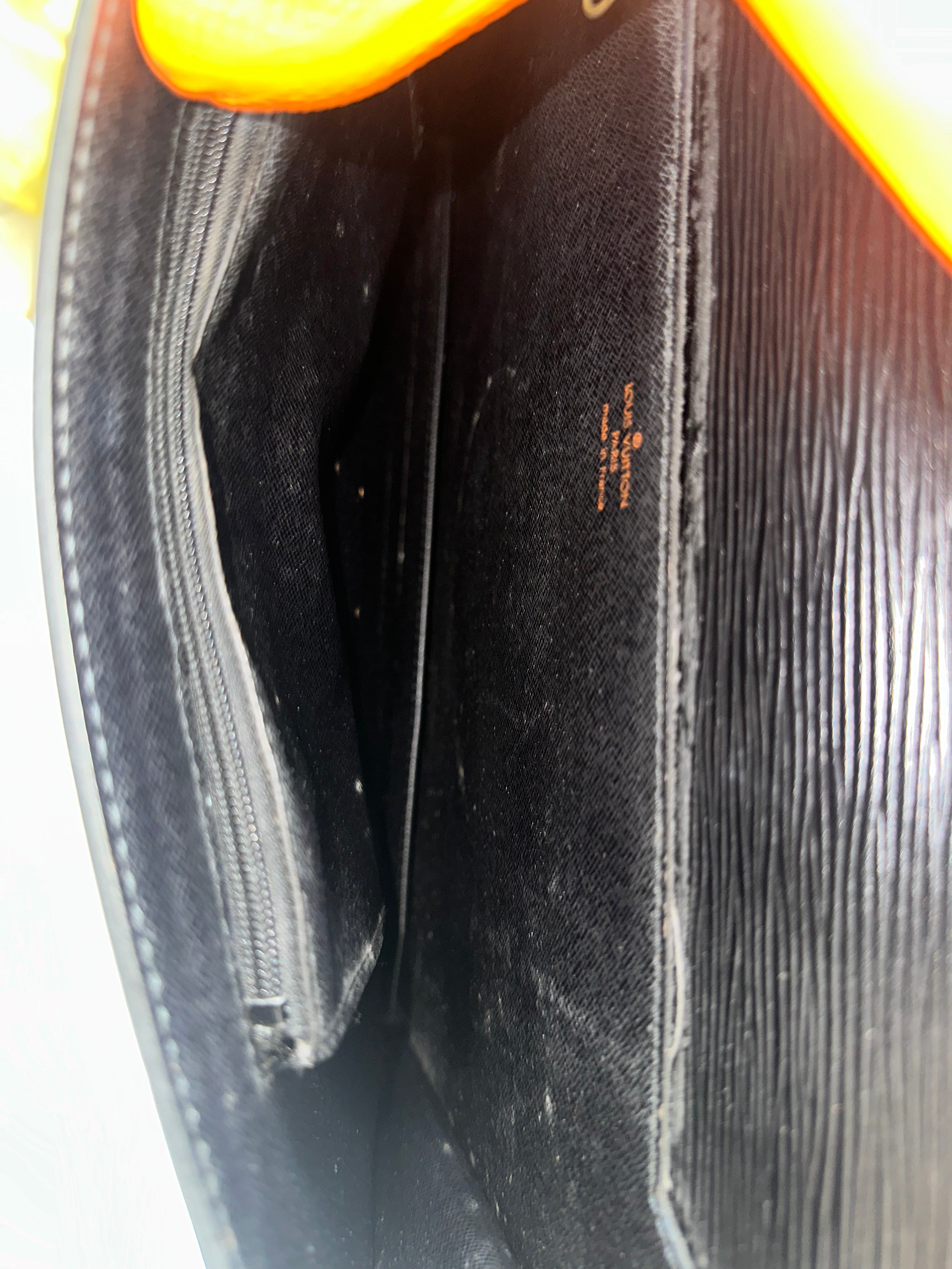 Louis Vuitton Epi Porte Documents