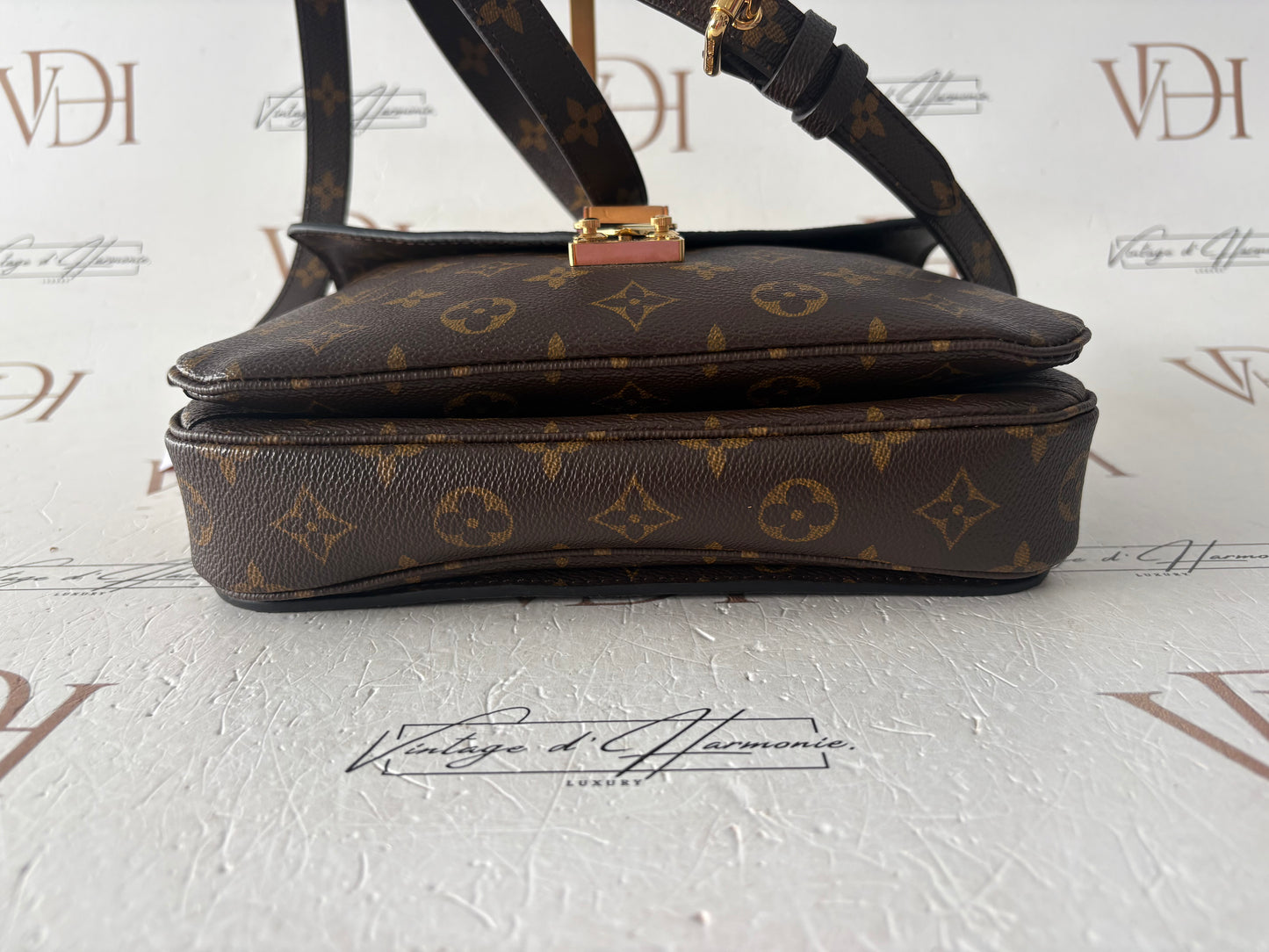 201106 - Louis Vuitton Metis