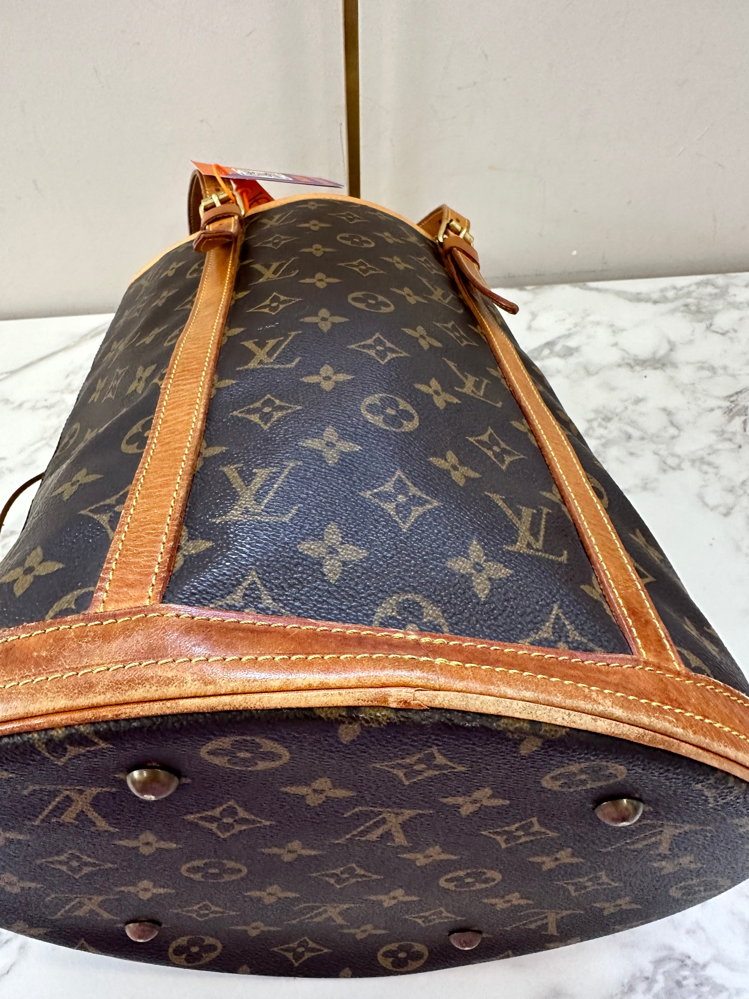 Louis Vuitton Bucket GM