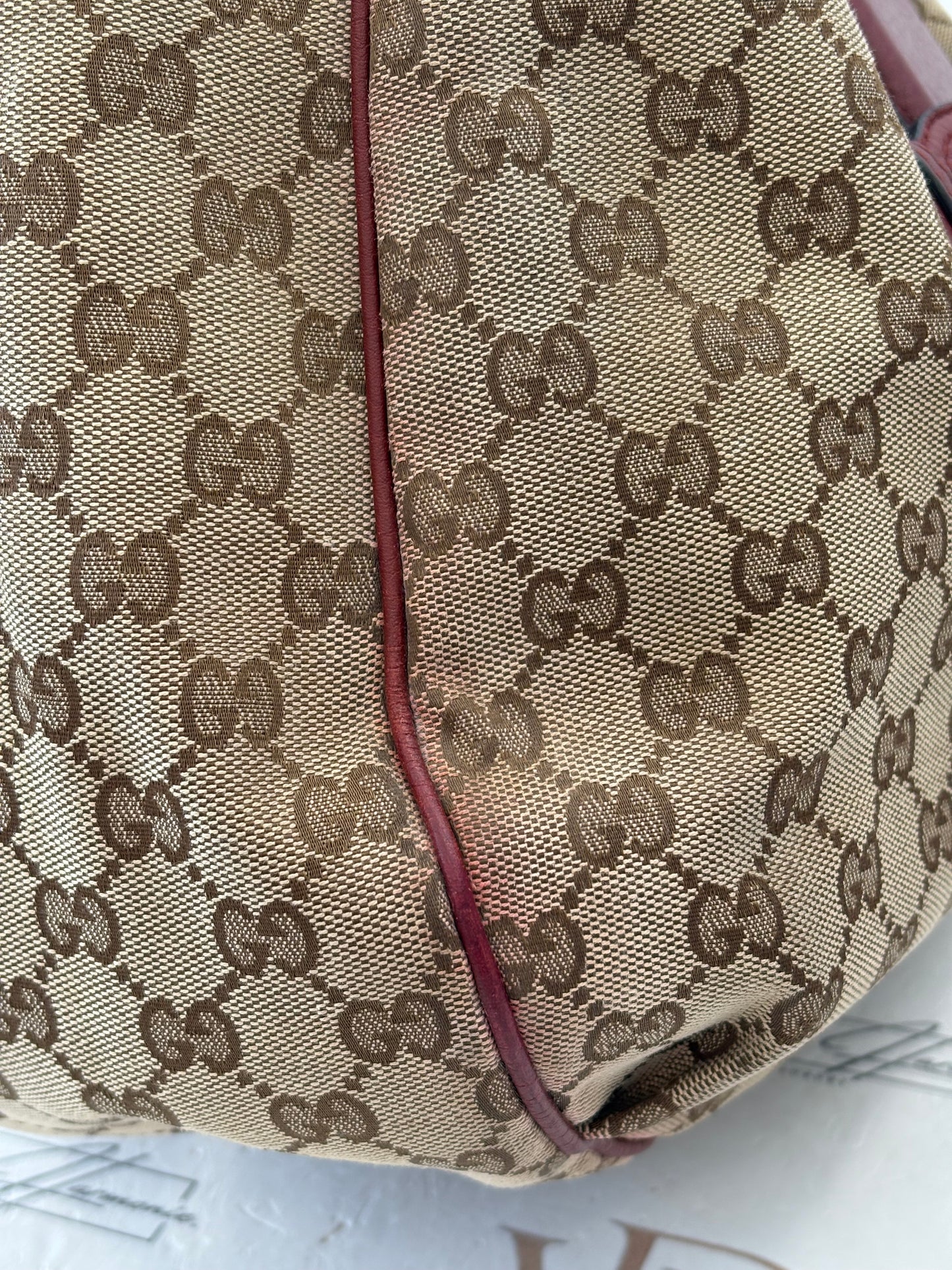 201319 - Gucci Sukey