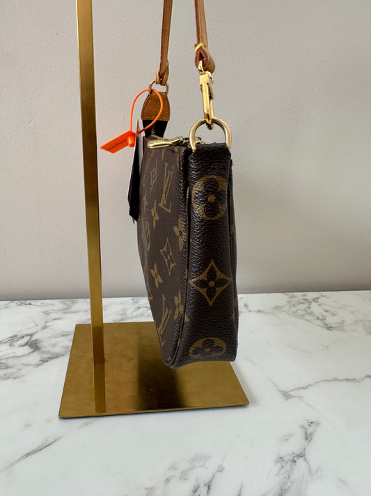 Louis Vuitton Pochette
