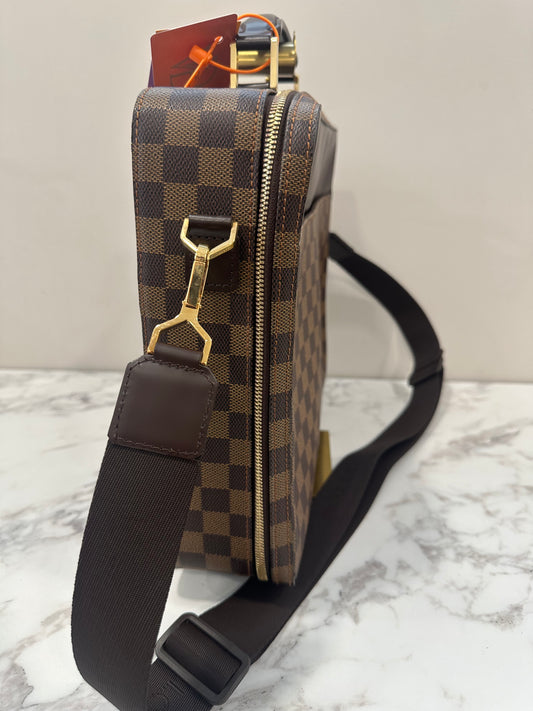 Louis Vuitton Savana Laptop