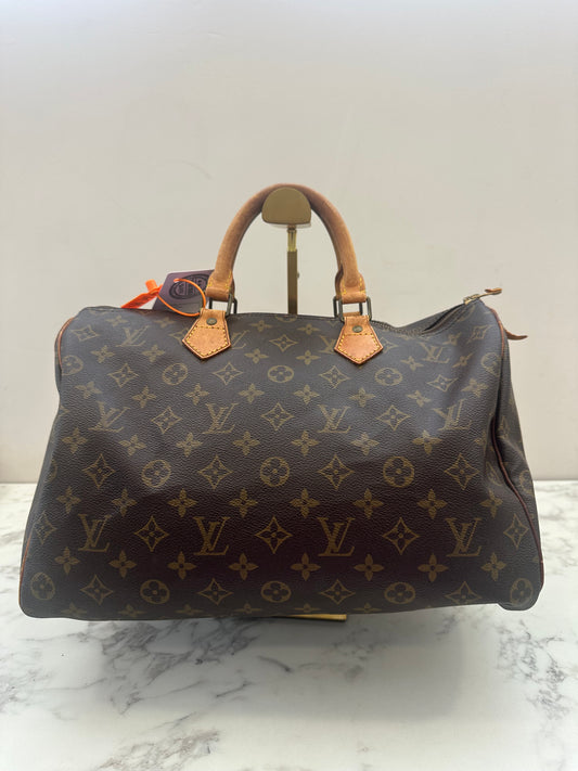 Louis Vuitton Speedy 35