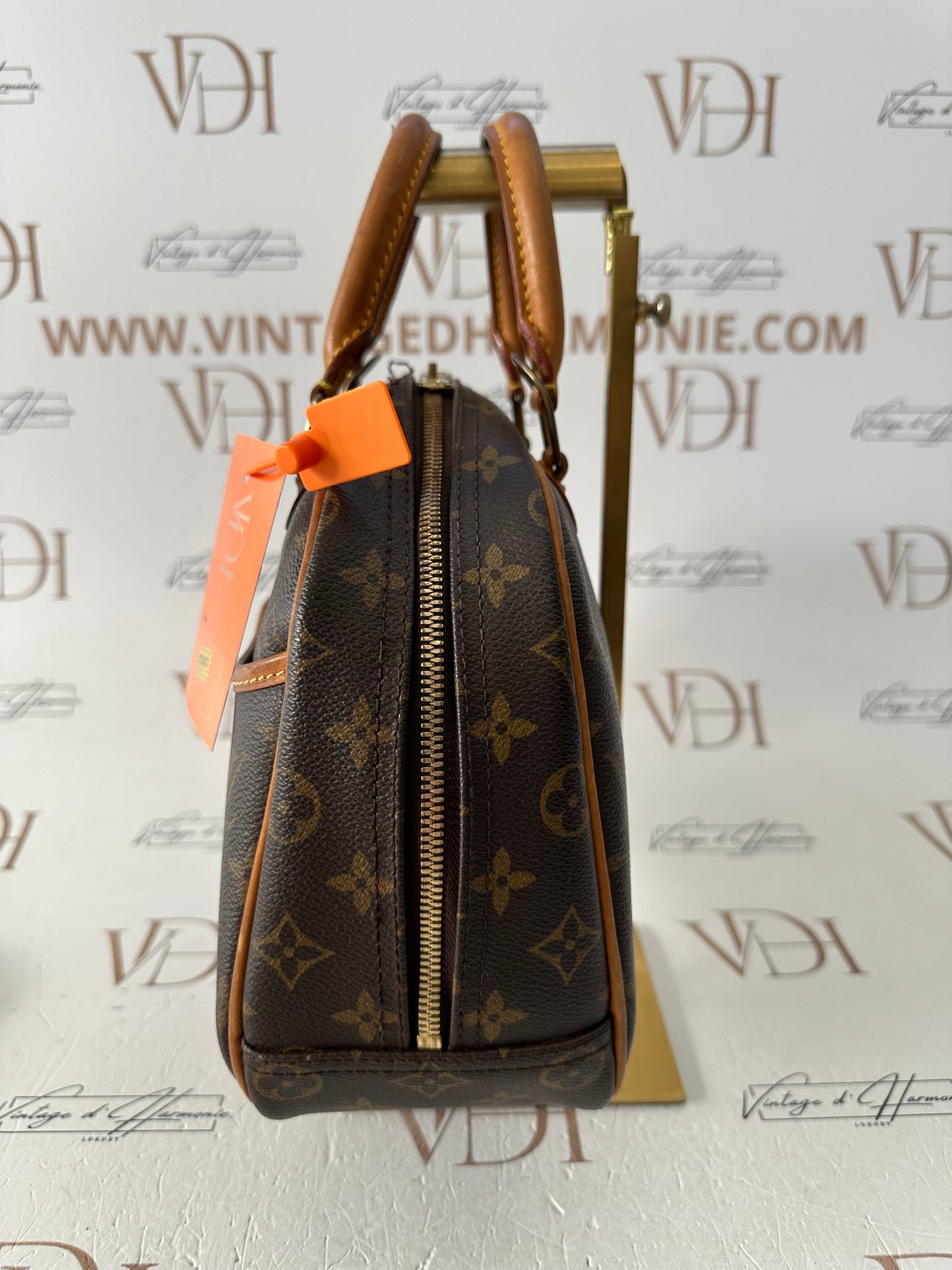 018090 - Louis Vuitton Trouville