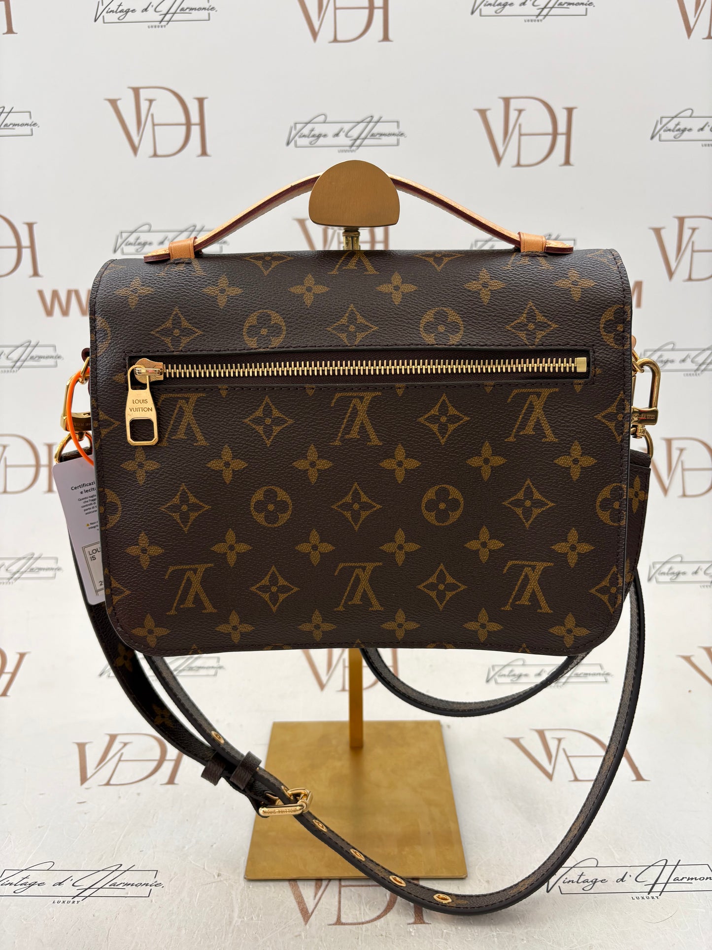 201114 - Louis Vuitton Metis