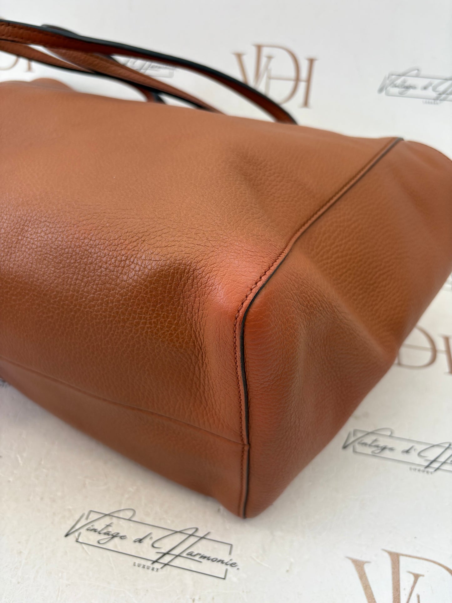 201628 - Gucci Brown