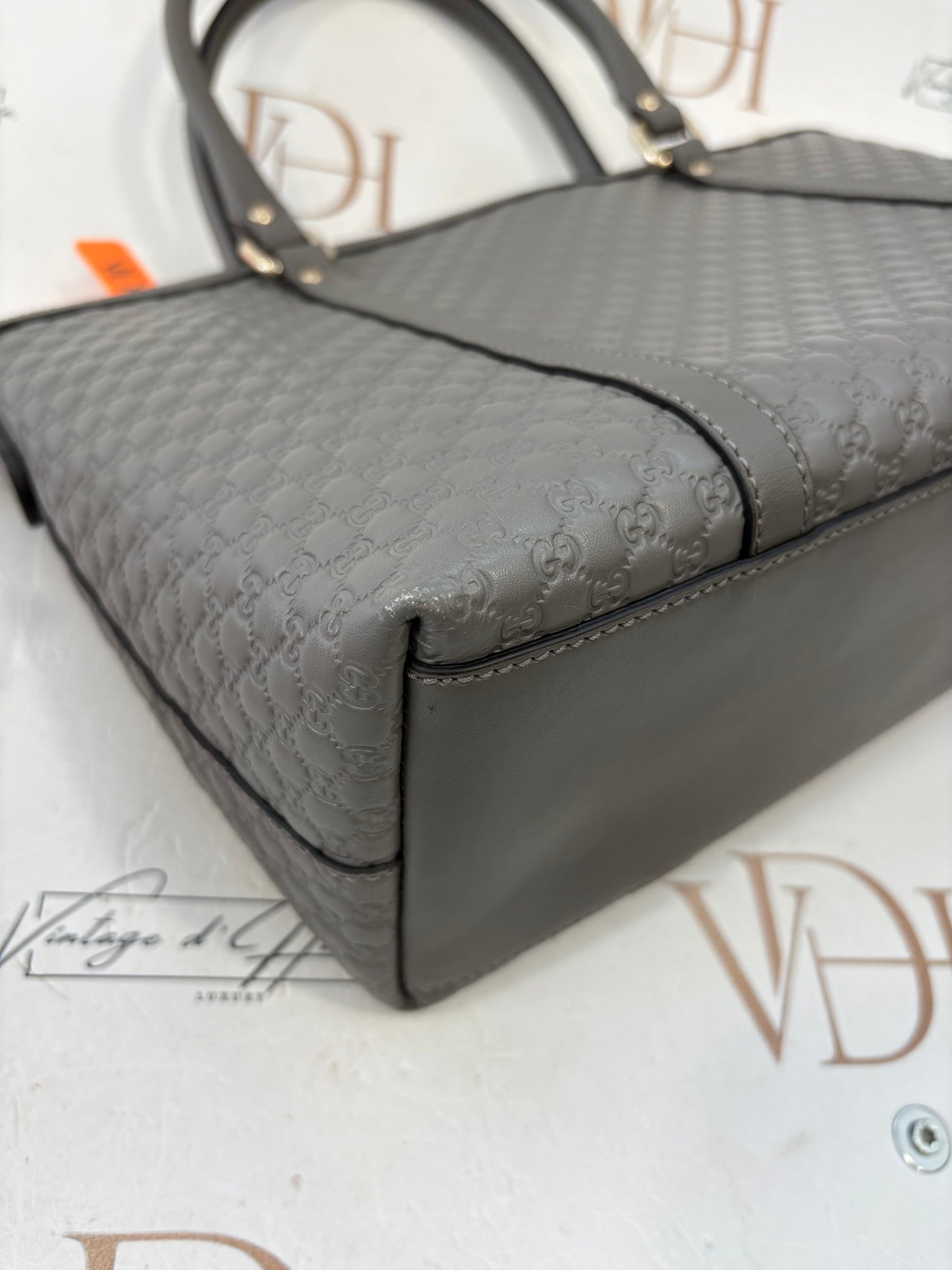 383685 - Gucci Grey