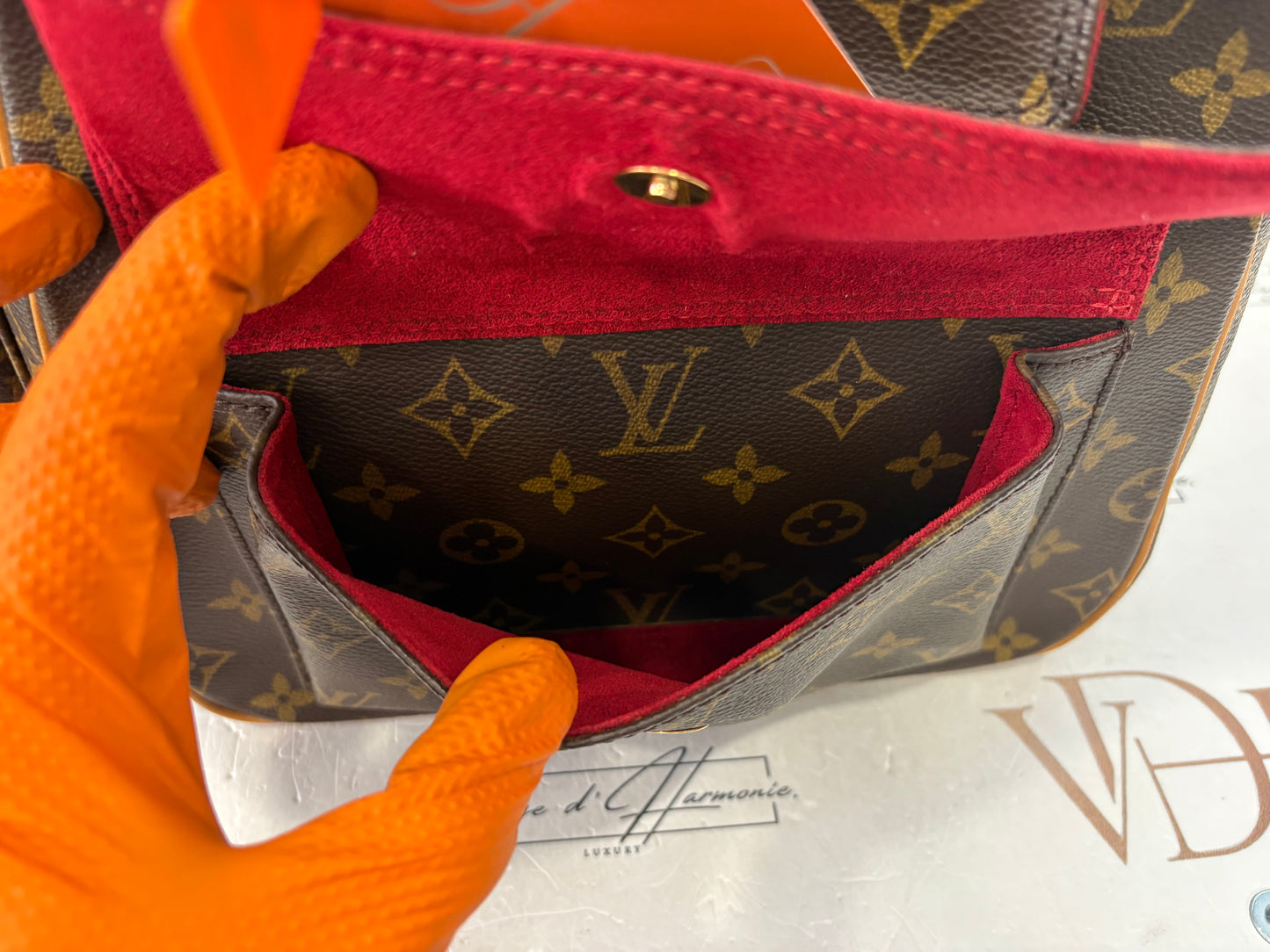 016930 - Louis Vuitton Excentricite