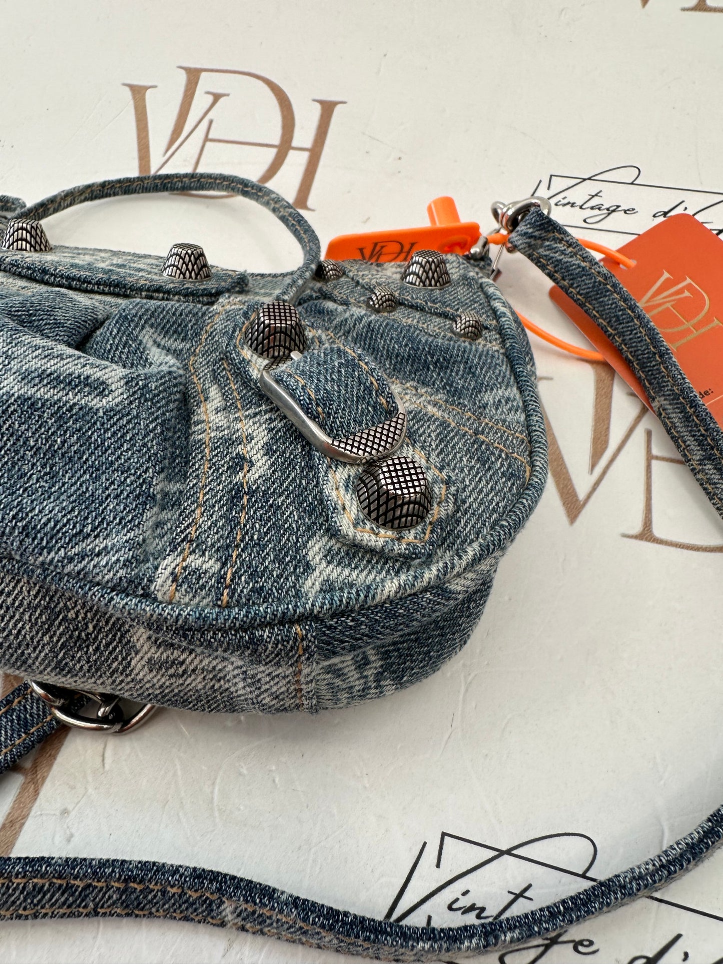 382994 - Balenciaga Le Cagole