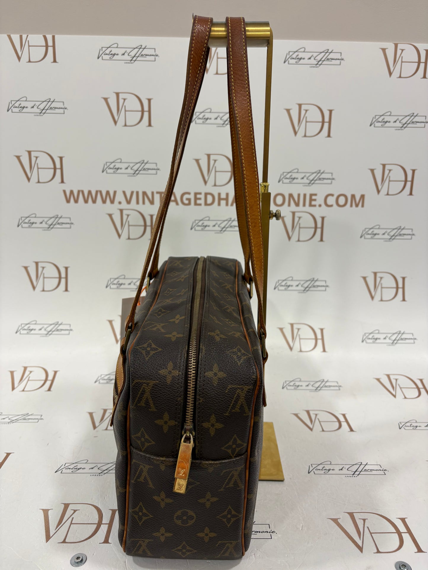 016932 - Louis Vuitton Cite GM