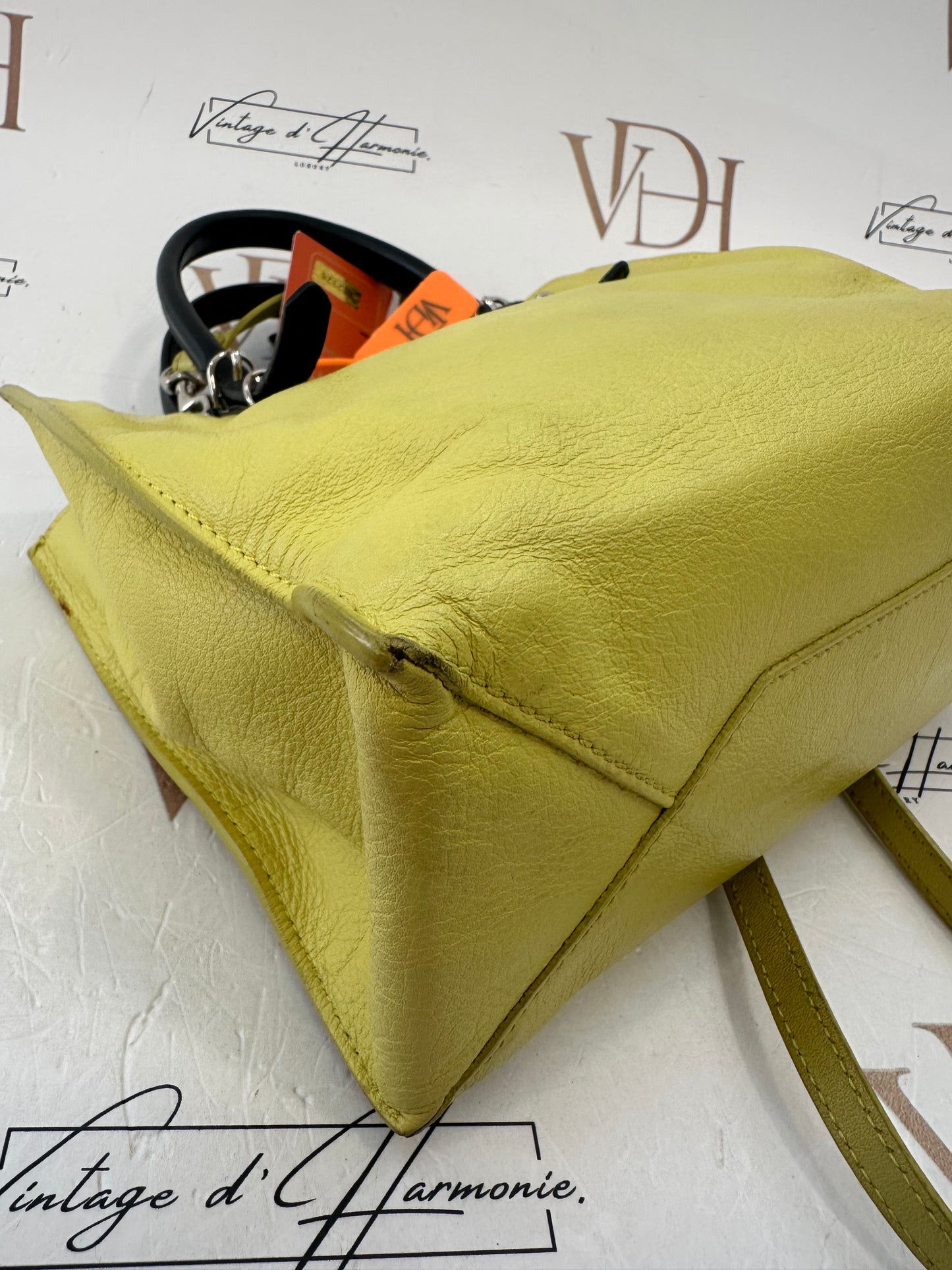 382325 -Balenciaga Papier