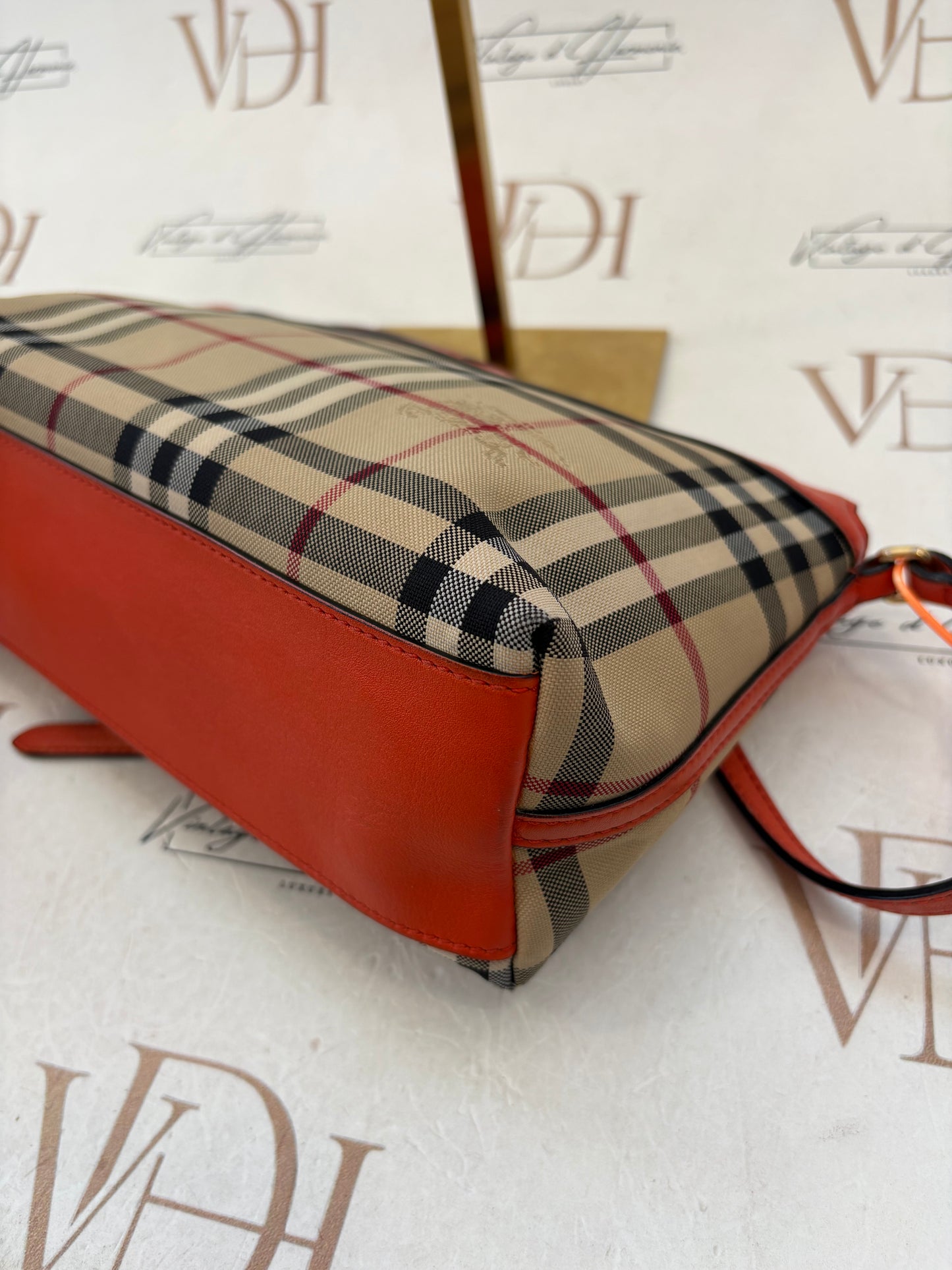 383902 - Burberry Bag
