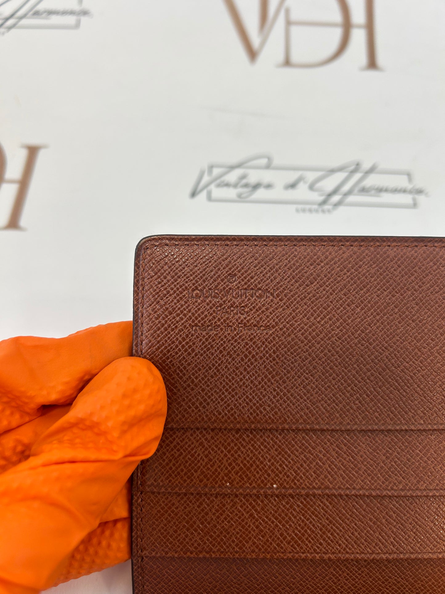 017344 - LV Wallet