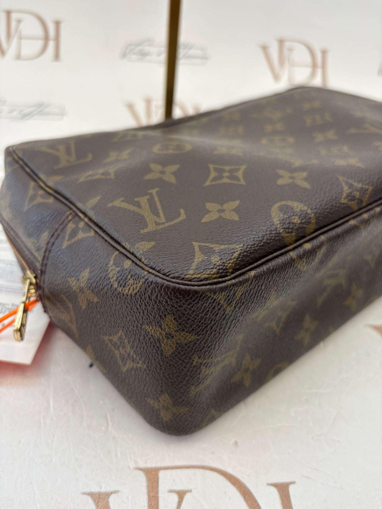 017645 - Louis Vuitton Trousse Toilette 28