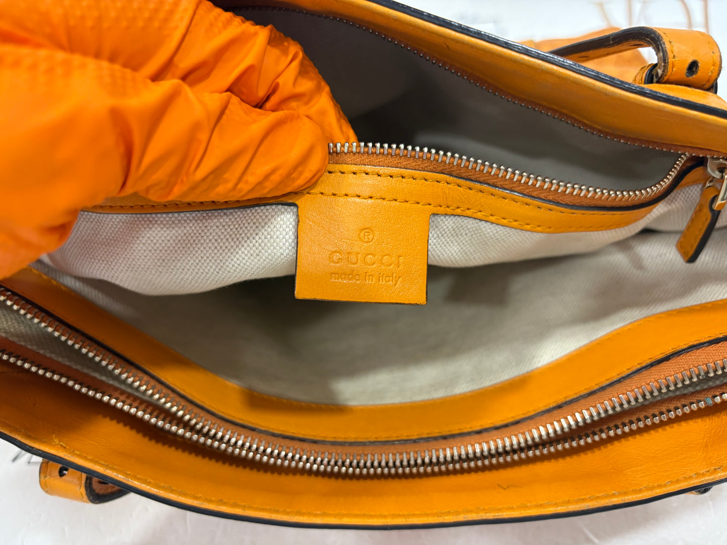 200956 - Gucci Orange